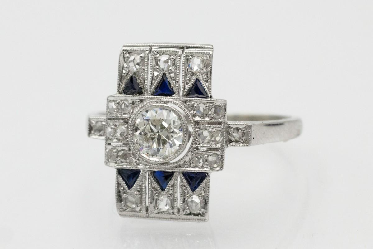 Geometric Art Deco ring with Old European diamonds and sapphires For Sale 2