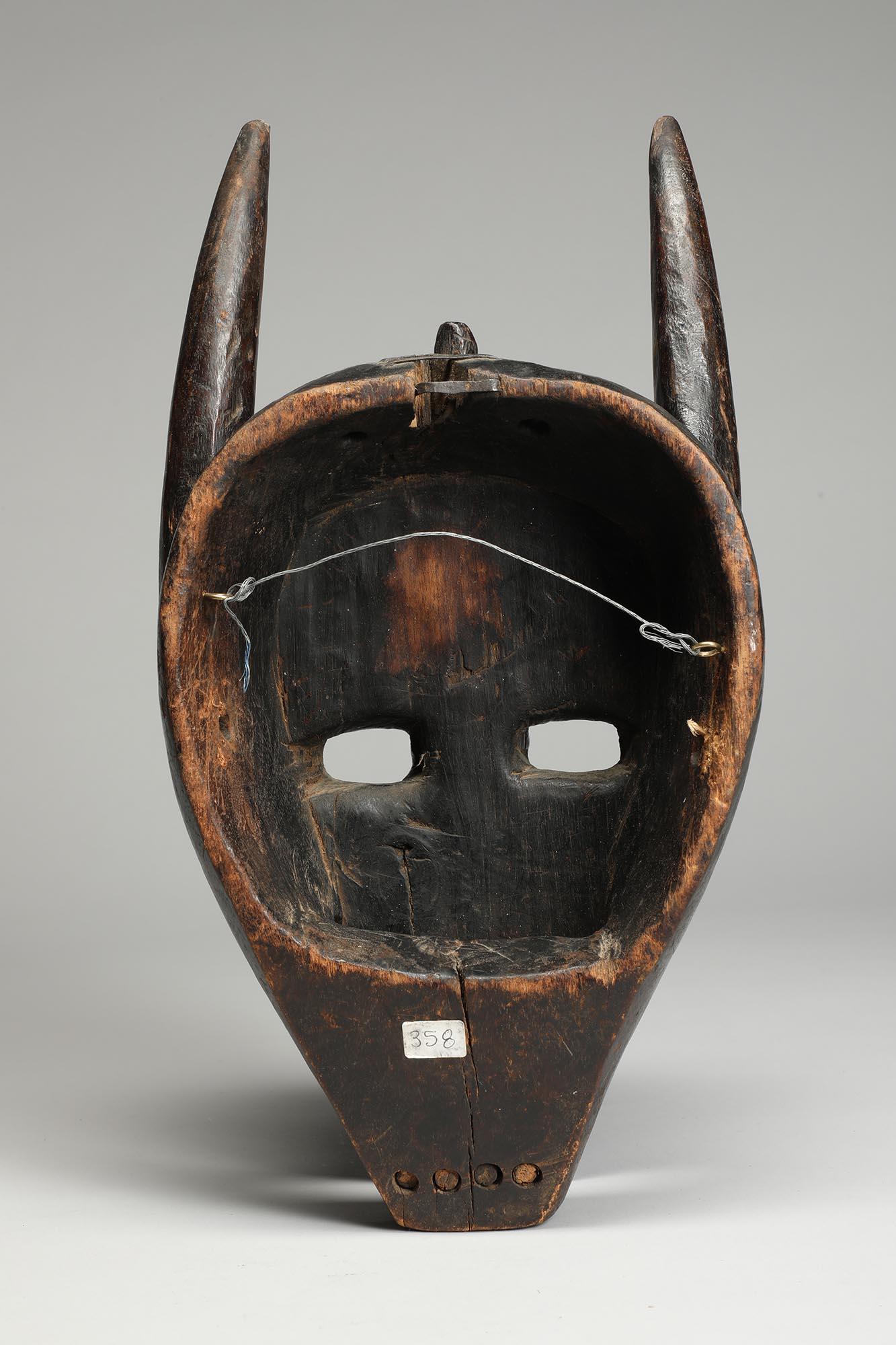 Geometric Barmbara Sukuru Animal Mask with horns, teeth, Mali, West Africa For Sale 1