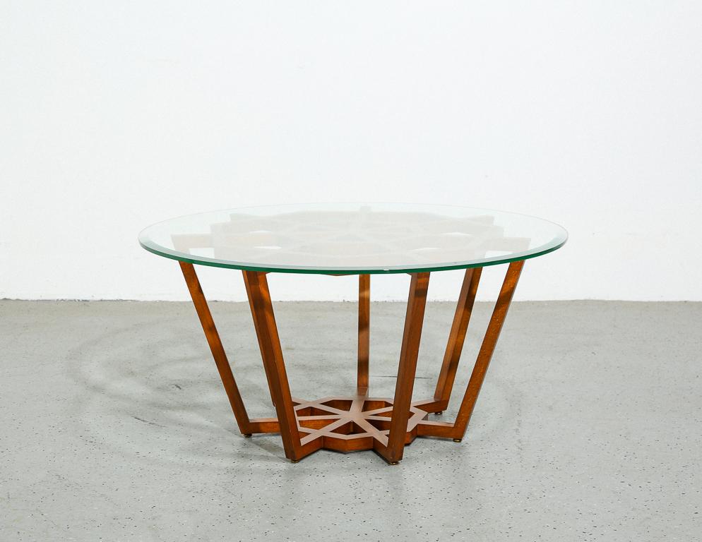 Moderne Table basse à base géométrique en vente