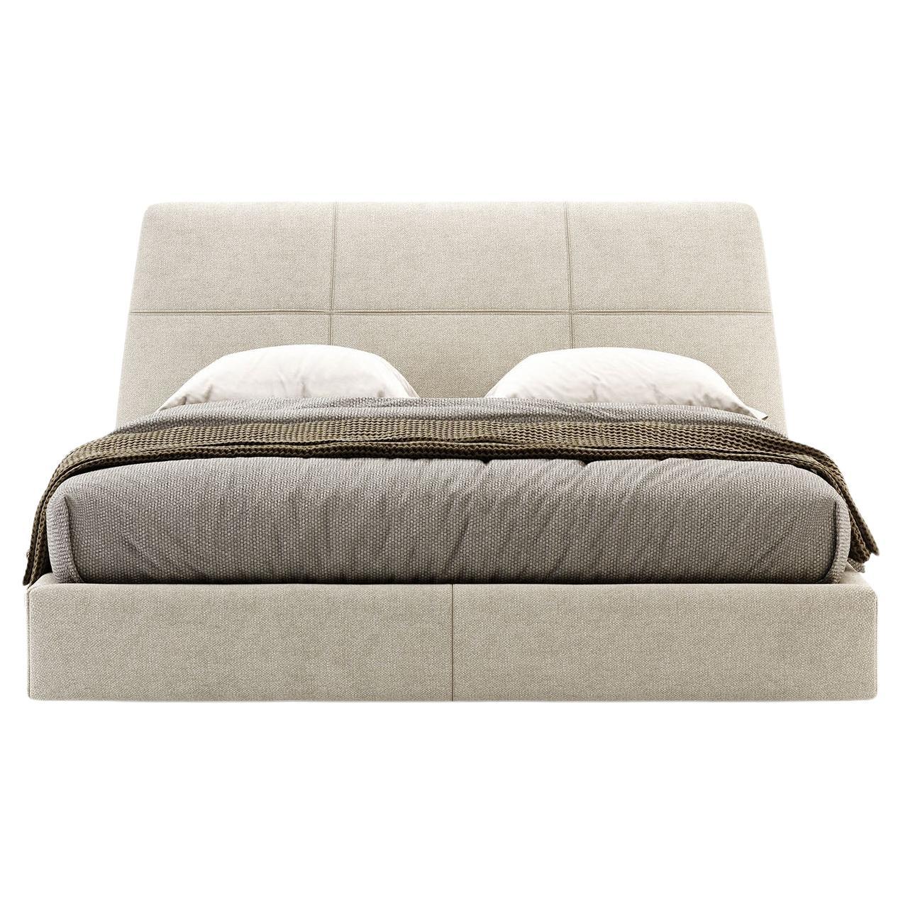 Dieses plüschige Samt-Doppelbett verleiht Ihrem modernen Schlafzimmer einen Hauch von Eleganz und Raffinesse. Die klaren Linien und das flache Design sorgen für einen raffinierten Look, während das leicht konisch zulaufende Kopfteil ein Gefühl von