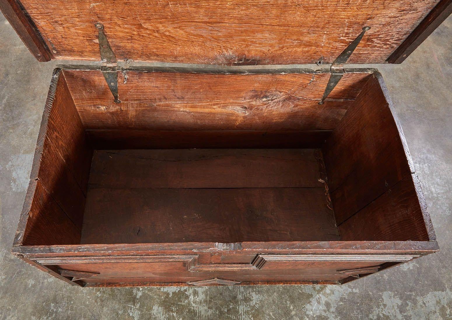 Cassapanca geometrica in vendita 3