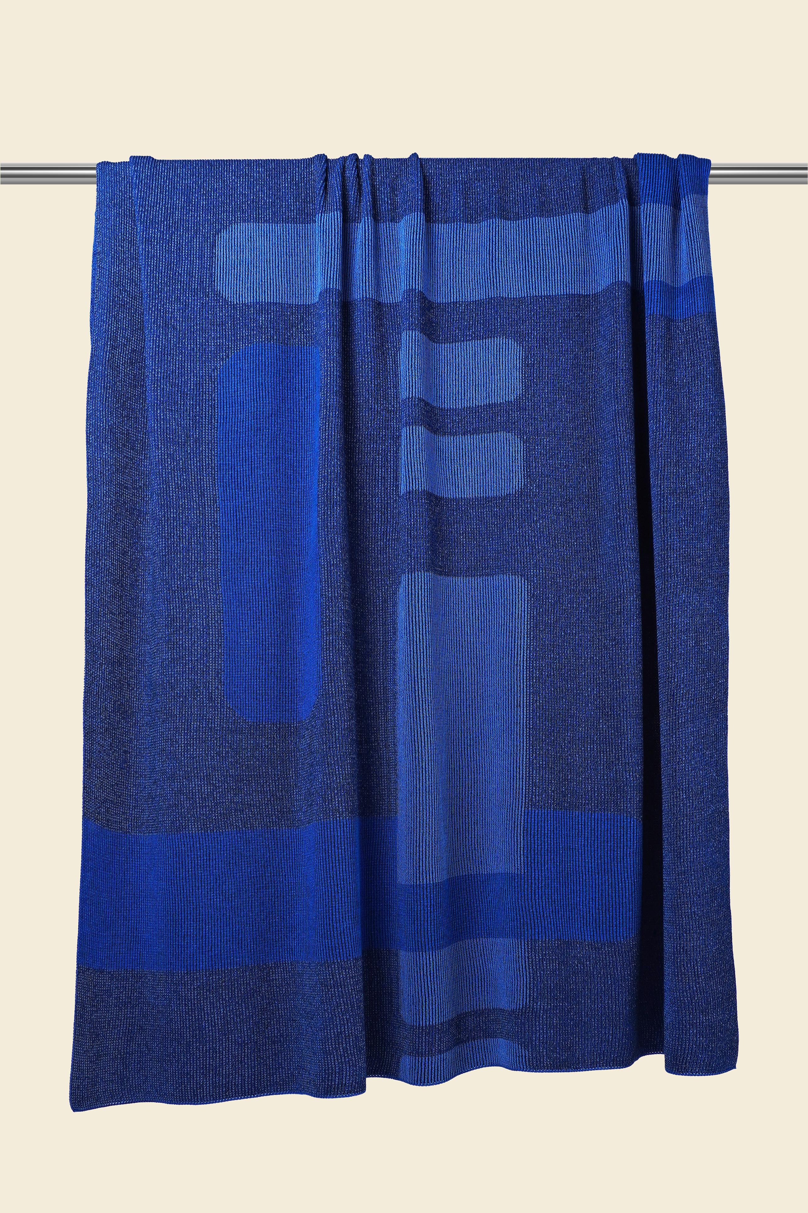 Geometric Blanket in Blue In New Condition For Sale In Berlin, DE