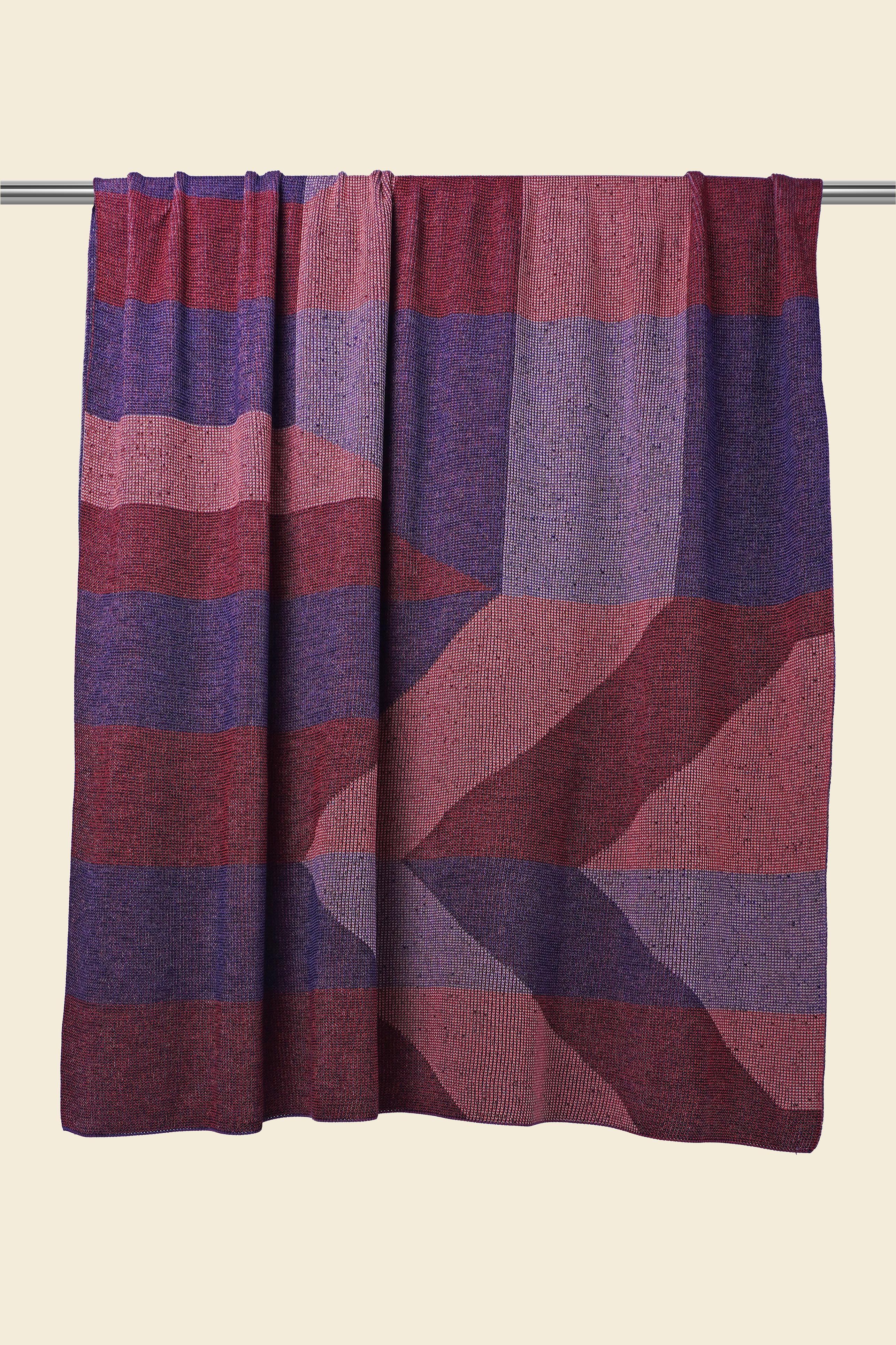 XXI secolo e contemporaneo Geometric Blanket in Red/Purple in vendita