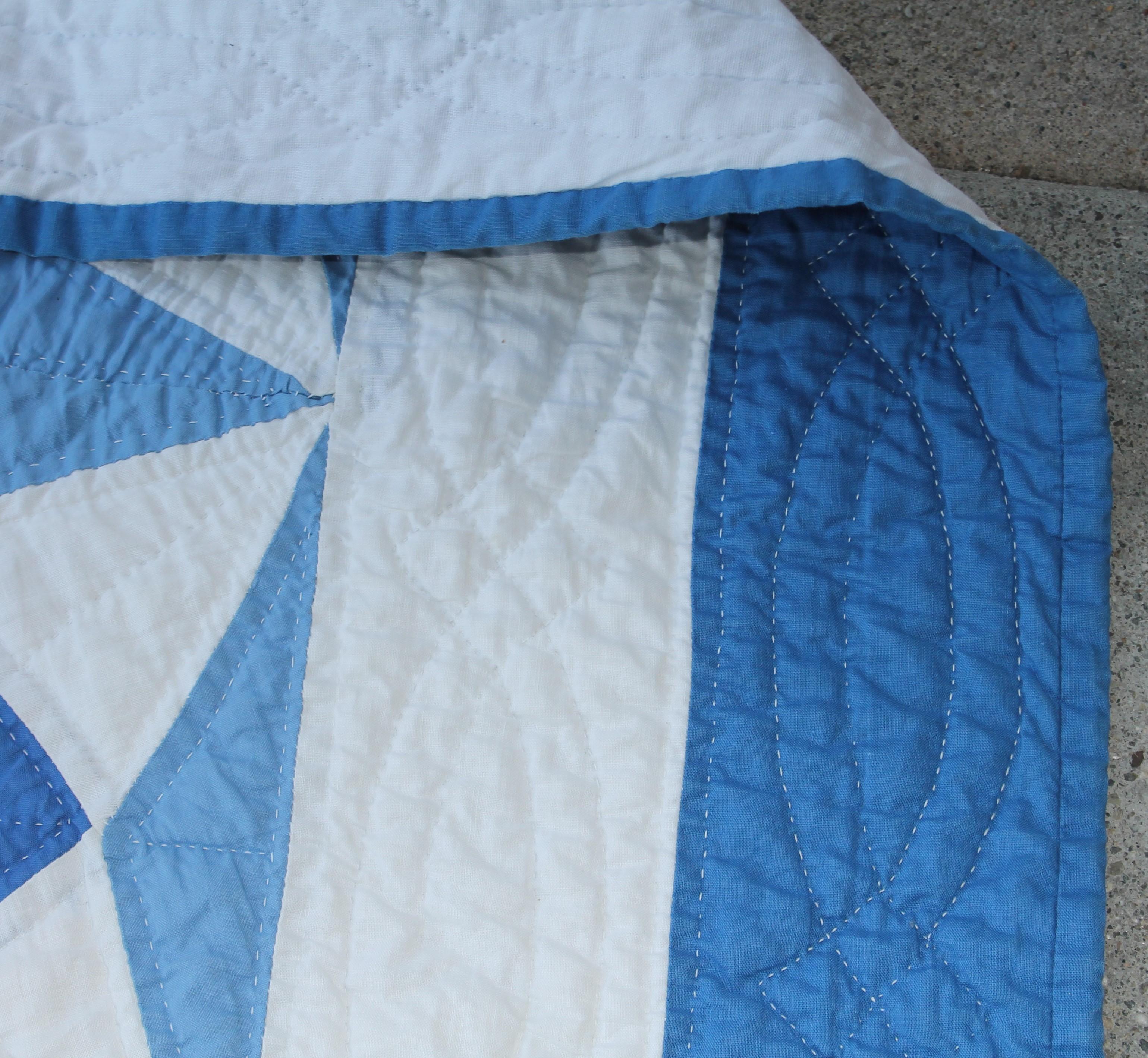 Geometric Blue & White Quilt In Good Condition For Sale In Los Angeles, CA