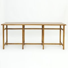 Tavolo geometrico minimalista in legno duro