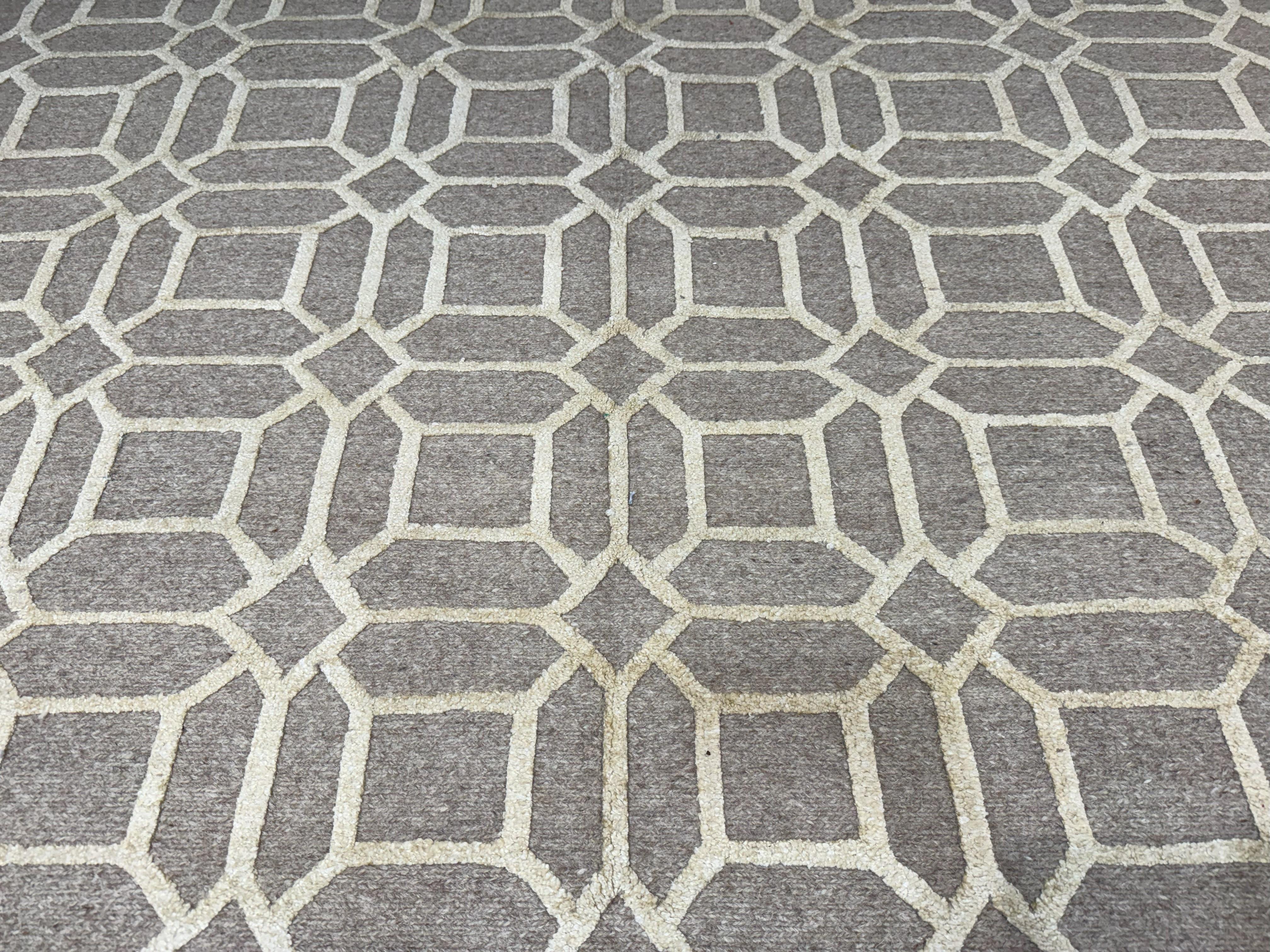 Annodato a mano Scatola geometrica Design/One indo-tibetano in vendita