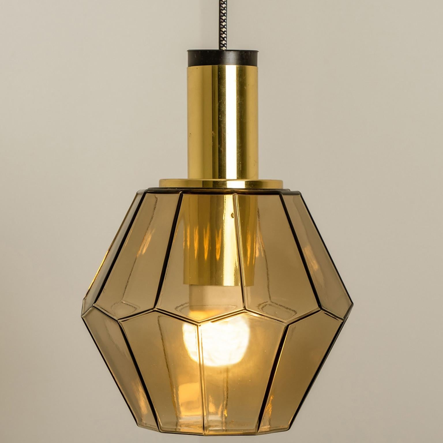 Geometrische Pendelleuchte aus Messing und klarem Glas von Limburg, 1970er Jahre im Angebot 4
