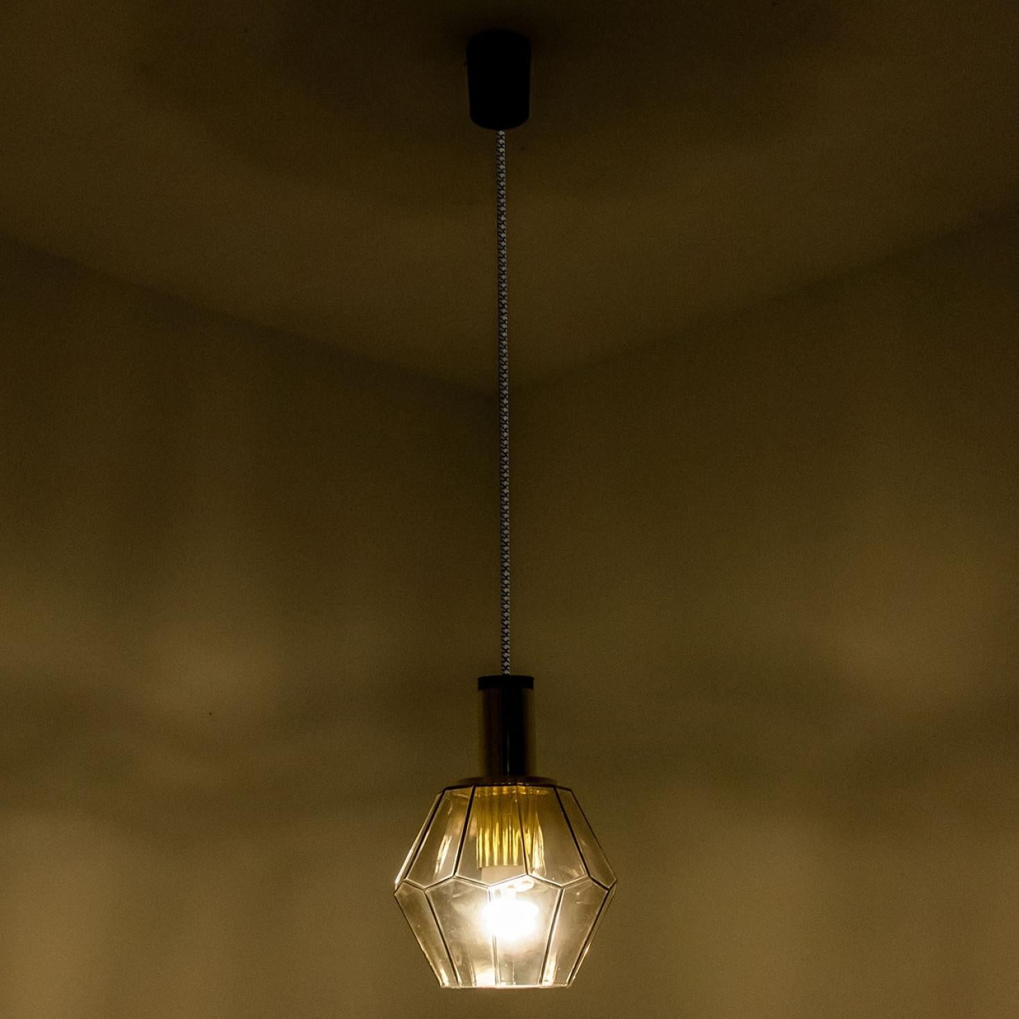 Geometrische Pendelleuchte aus Messing und klarem Glas von Limburg, 1970er Jahre im Angebot 6