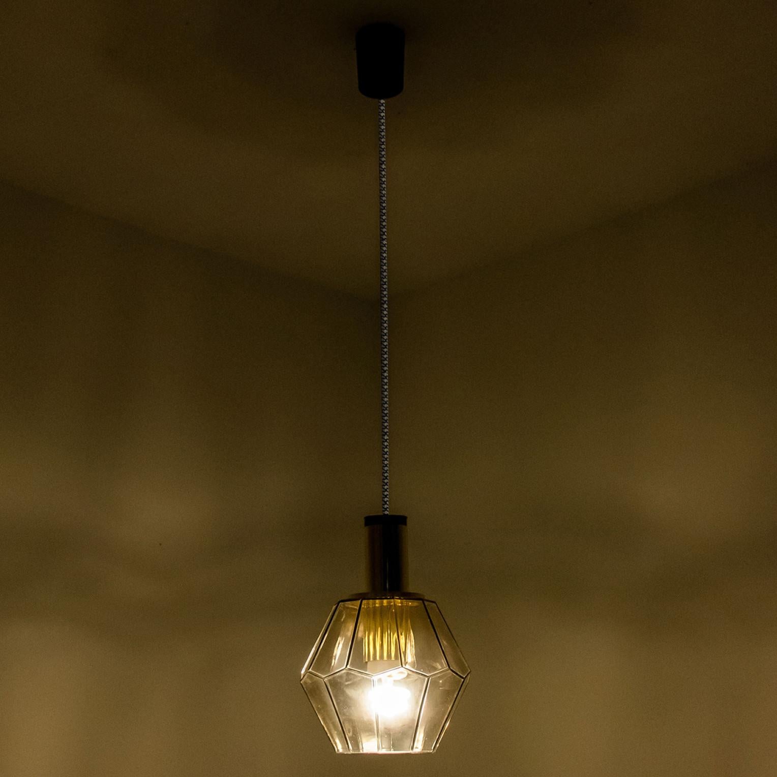 Lampe à suspension géométrique en laiton et verre transparent par Limburg, 1970 en vente 6