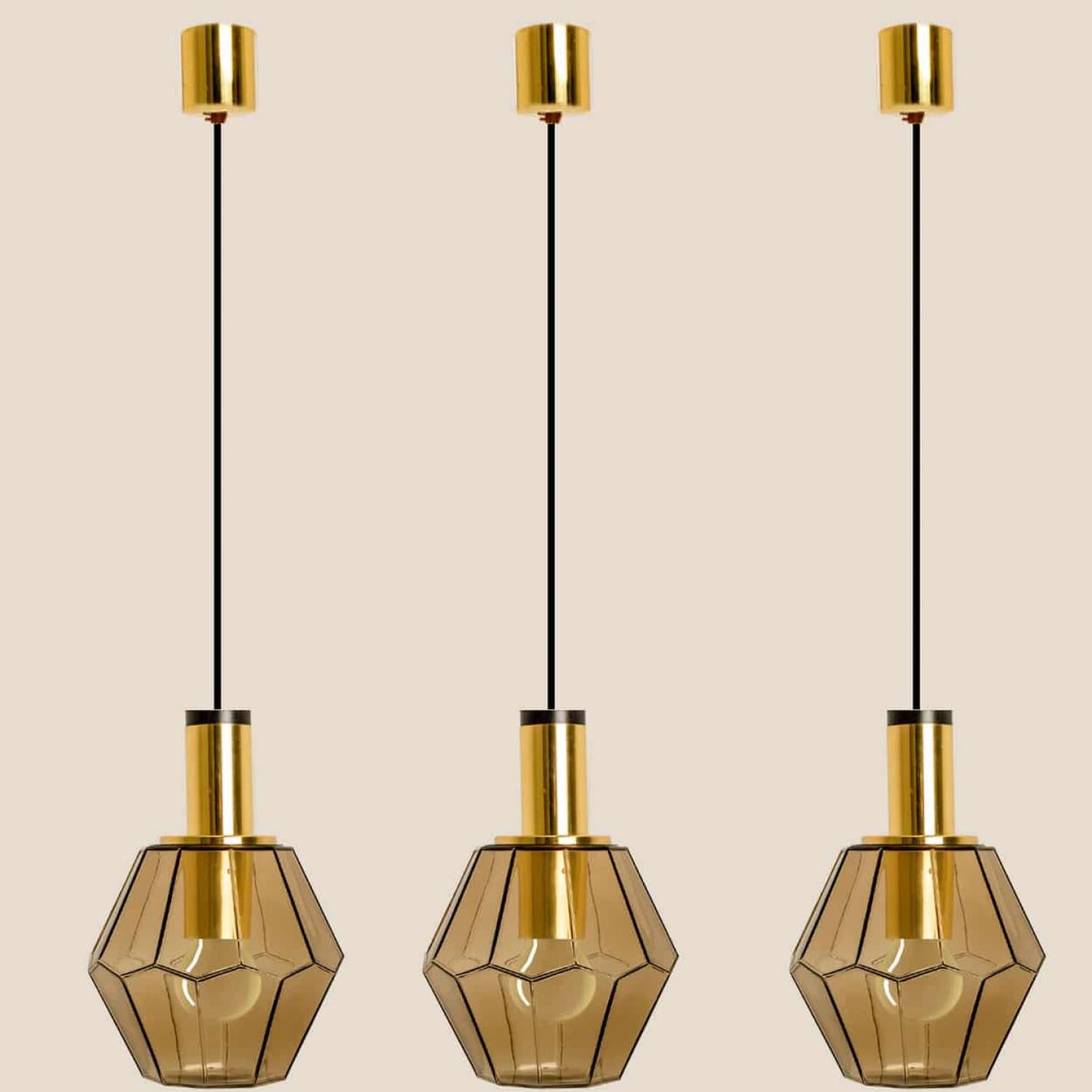 Geometrische Pendelleuchte aus Messing und klarem Glas von Limburg, 1970er Jahre (Skandinavische Moderne) im Angebot