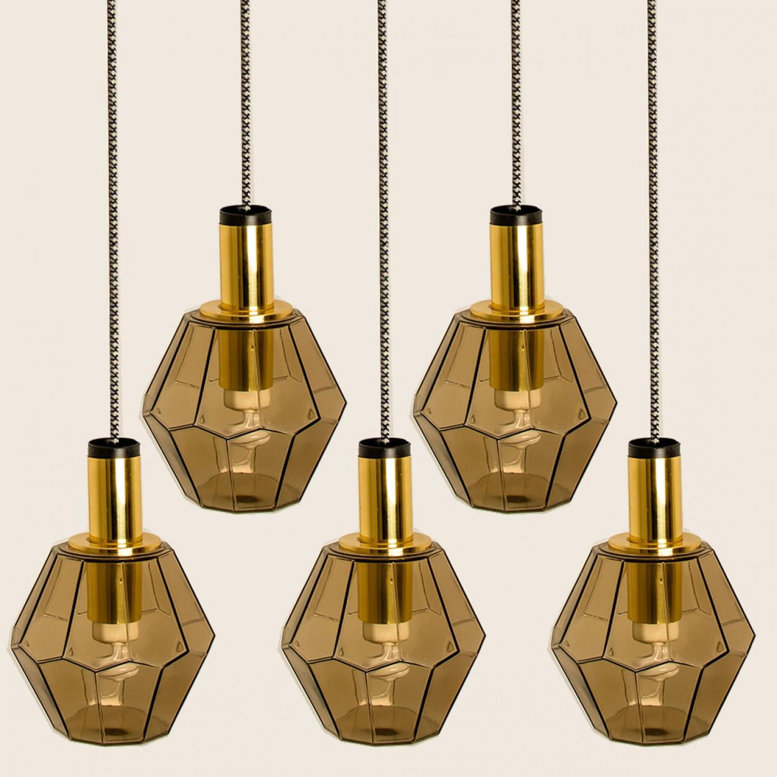 Geometrische Pendelleuchte aus Messing und klarem Glas von Limburg, 1970er Jahre im Zustand „Starke Gebrauchsspuren“ im Angebot in Rijssen, NL