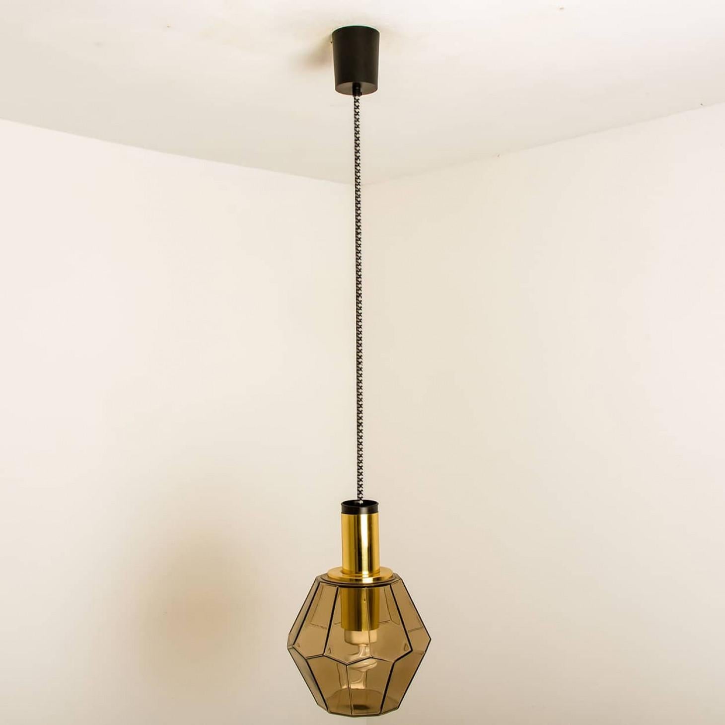 Geometrische Pendelleuchte aus Messing und klarem Glas von Limburg, 1970er Jahre (Ende des 20. Jahrhunderts) im Angebot