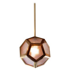 Farol geométrico de latón, cuero tostado y cristal "Pentagone" de Design Frères