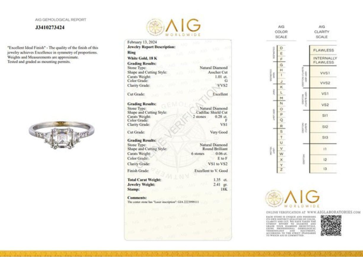 Geometrischer Brilliance: 1,01 Karat Asscher Diamantring mit exquisiten Akzenten im Angebot 3