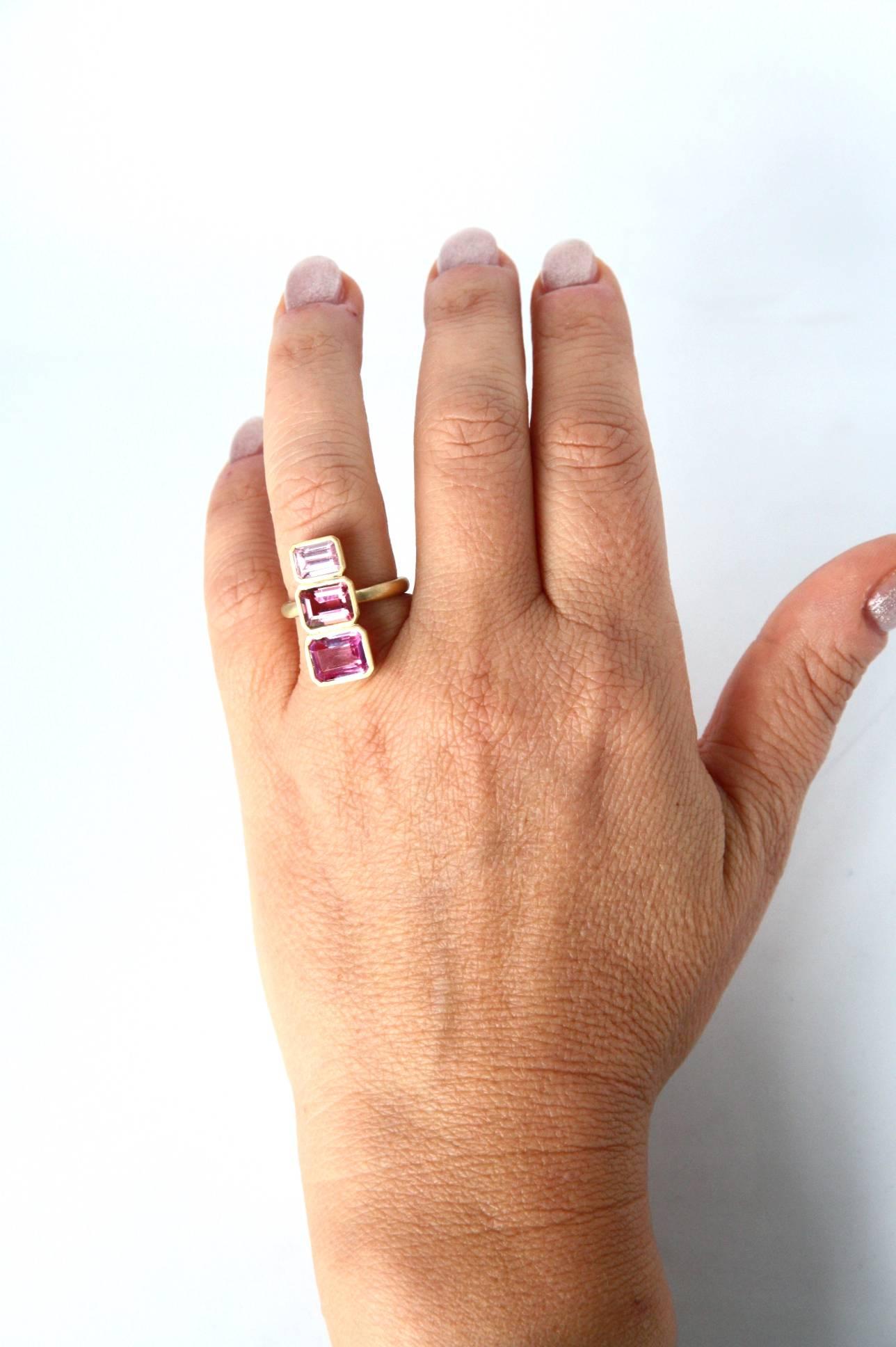 Women's or Men's Geometric Brushed Gold Tourmaline Ring For Sale