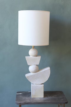 Lámpara de mesa de cerámica geométrica en blanco con esmalte mate de Studio Wild Orange