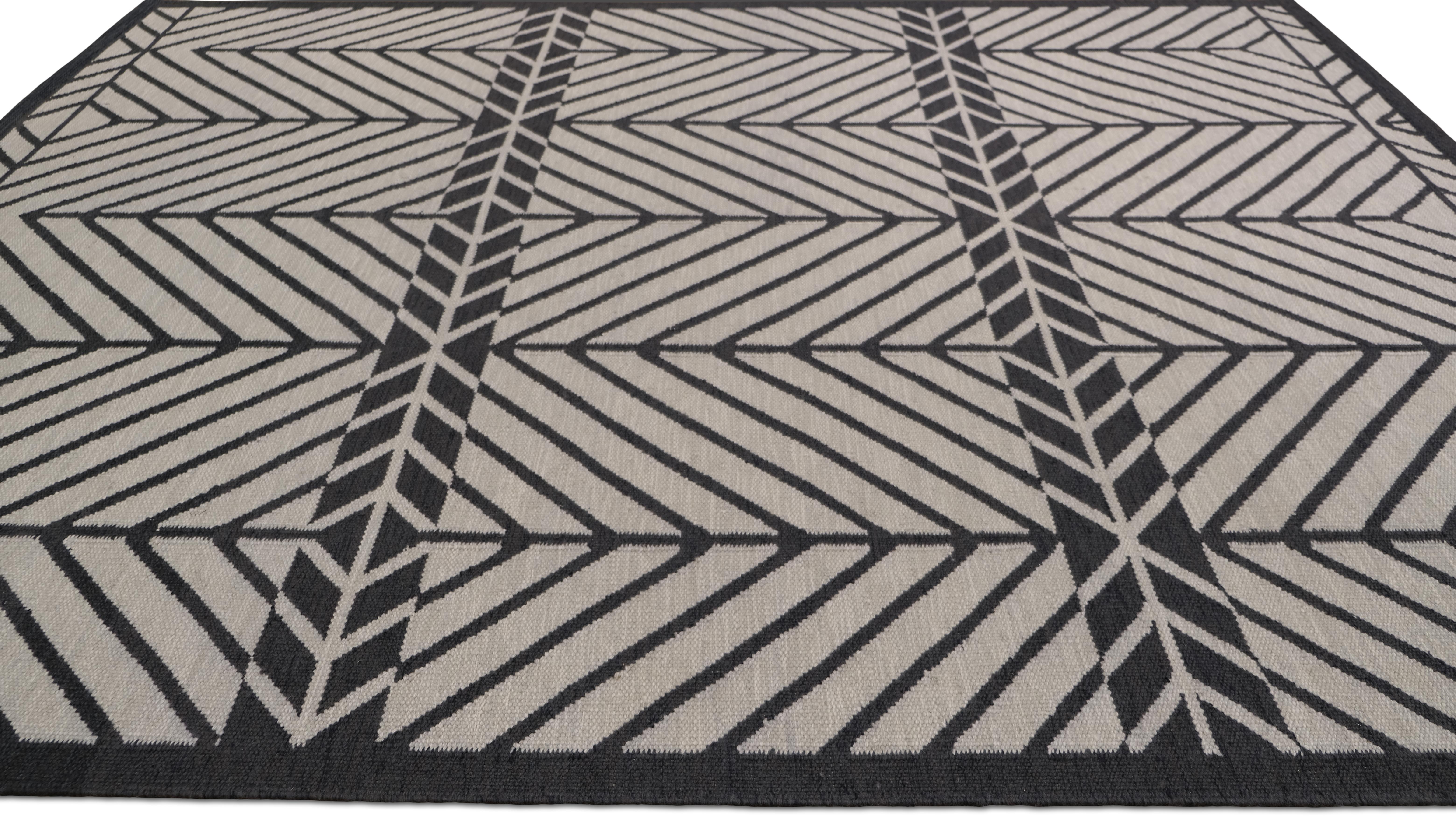 Geometrischer anthrazitgrauer Chevron- Flachgewebe-Teppich aus Wolle 9'4''x12' (Moderne) im Angebot