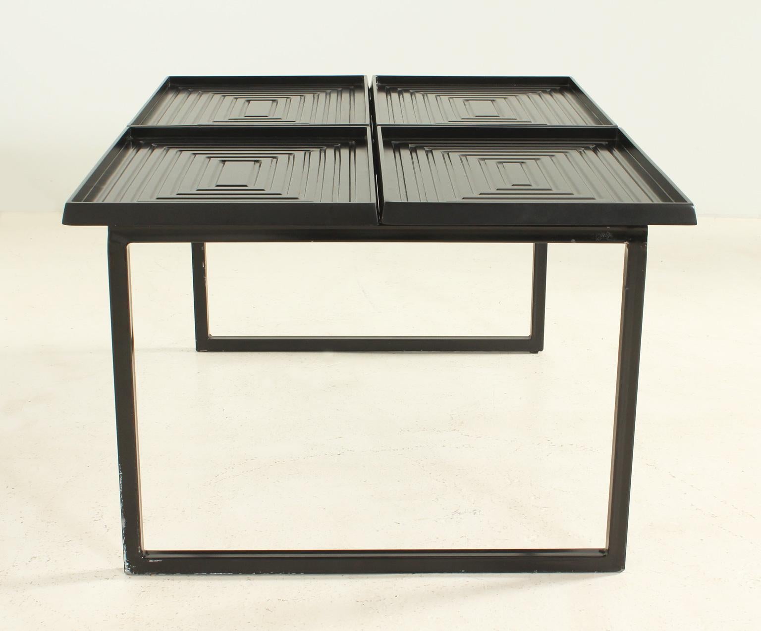 Late 20th Century Geometric Coffee Table with Loose Trays For Sale