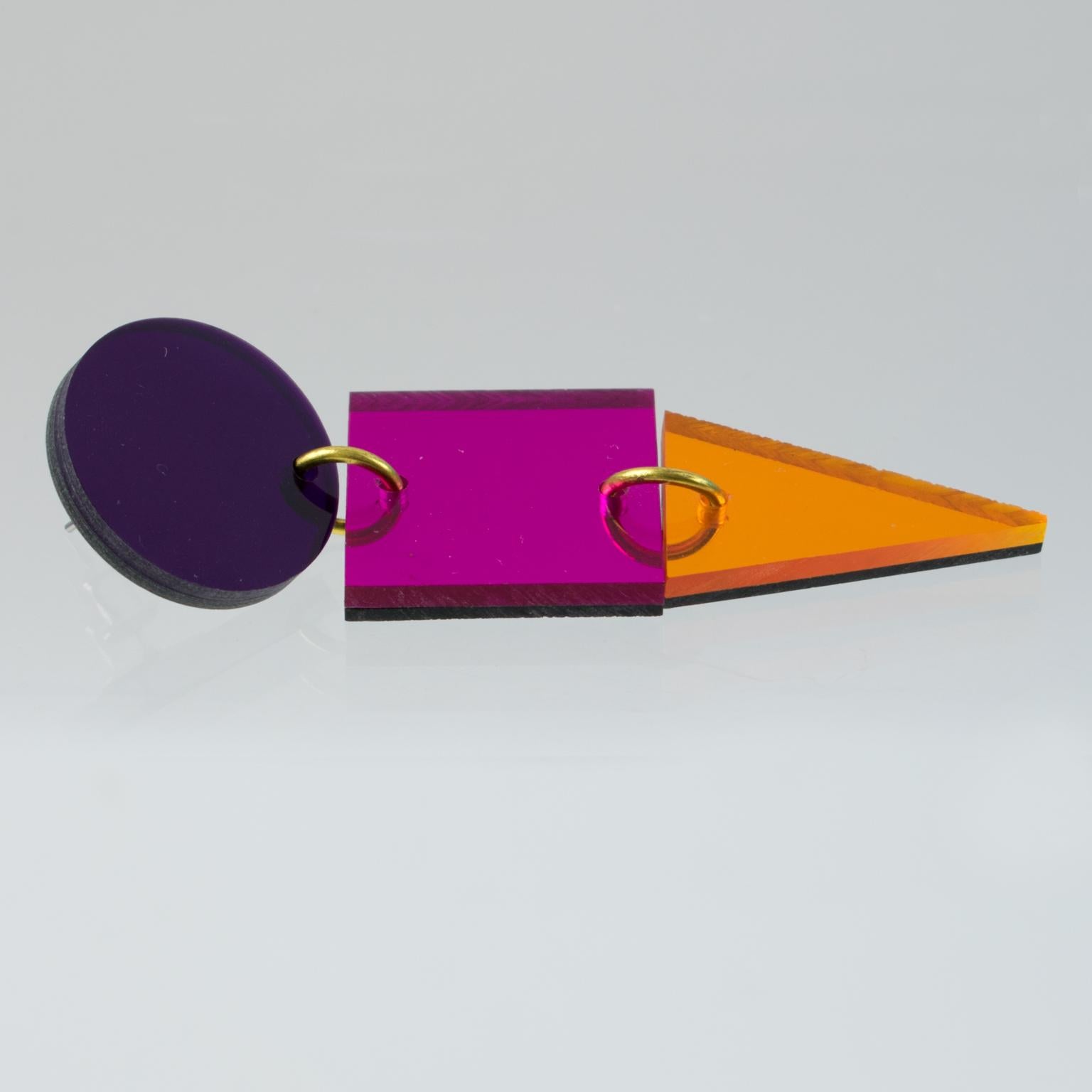 Geometrische Farbblock-Ohrringe aus lila, rosa, orange und orangefarbenem Lucite mit durchbohrten Ohrringen für Damen oder Herren im Angebot