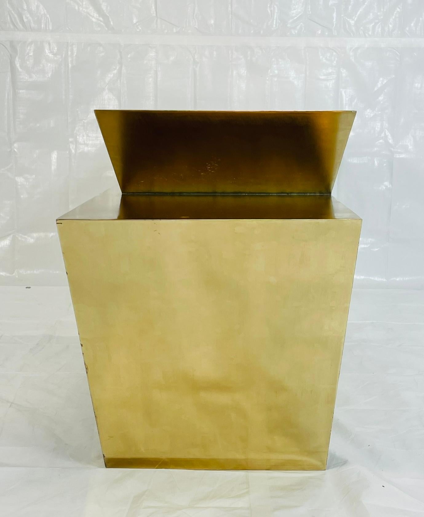 Fatto a mano Tavolo da console geometrico in foglia d'argento di Meuble Decor, Los Angeles in vendita