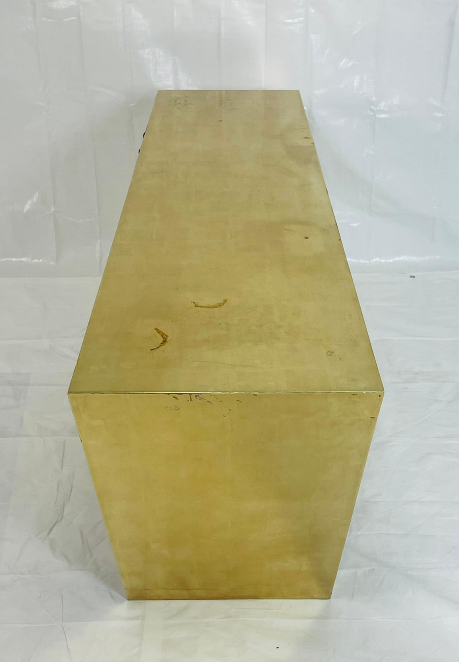 XXI secolo e contemporaneo Tavolo da console geometrico in foglia d'argento di Meuble Decor, Los Angeles in vendita