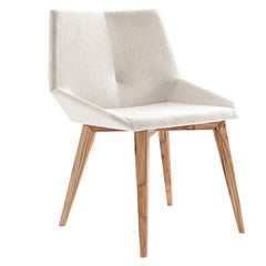 Chaise de salle à manger géométrique avec pieds en teck et tapisserie en tissu blanc cassé Cubi Line