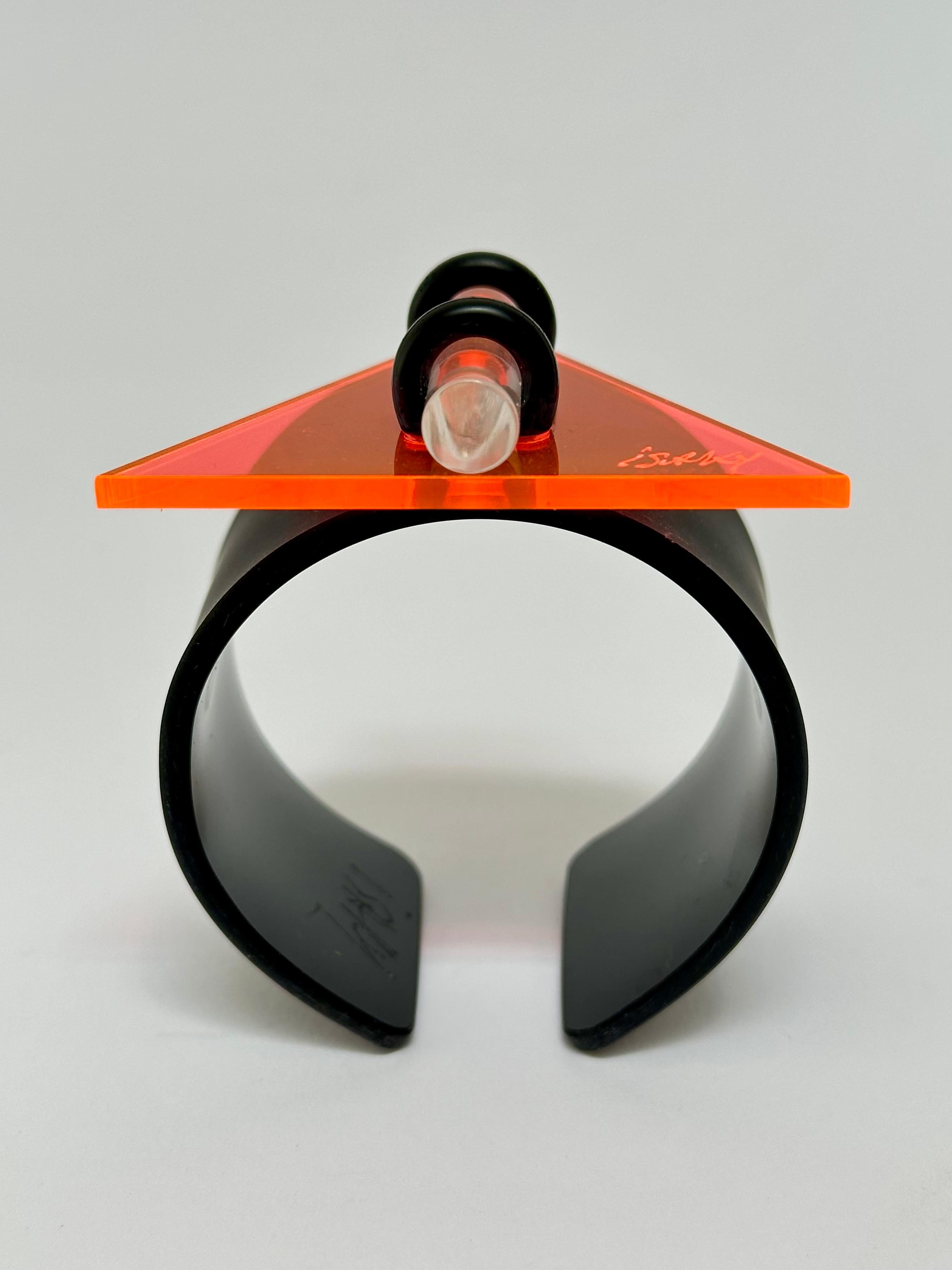 Molded Geometric Cuff, Isaky, Paris c. 1980 For Sale