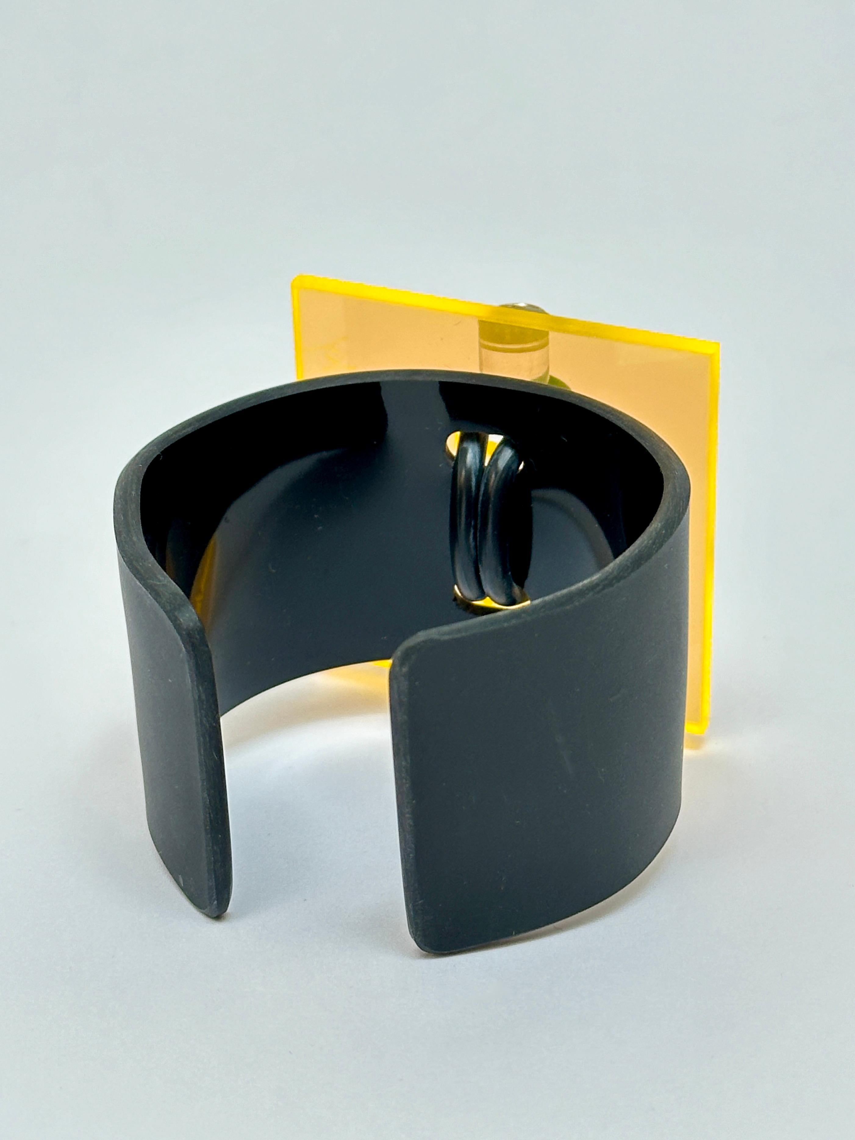 Geometric Cuff, Isaky, Paris c. 1980 In Good Condition For Sale In St Ouen, FR