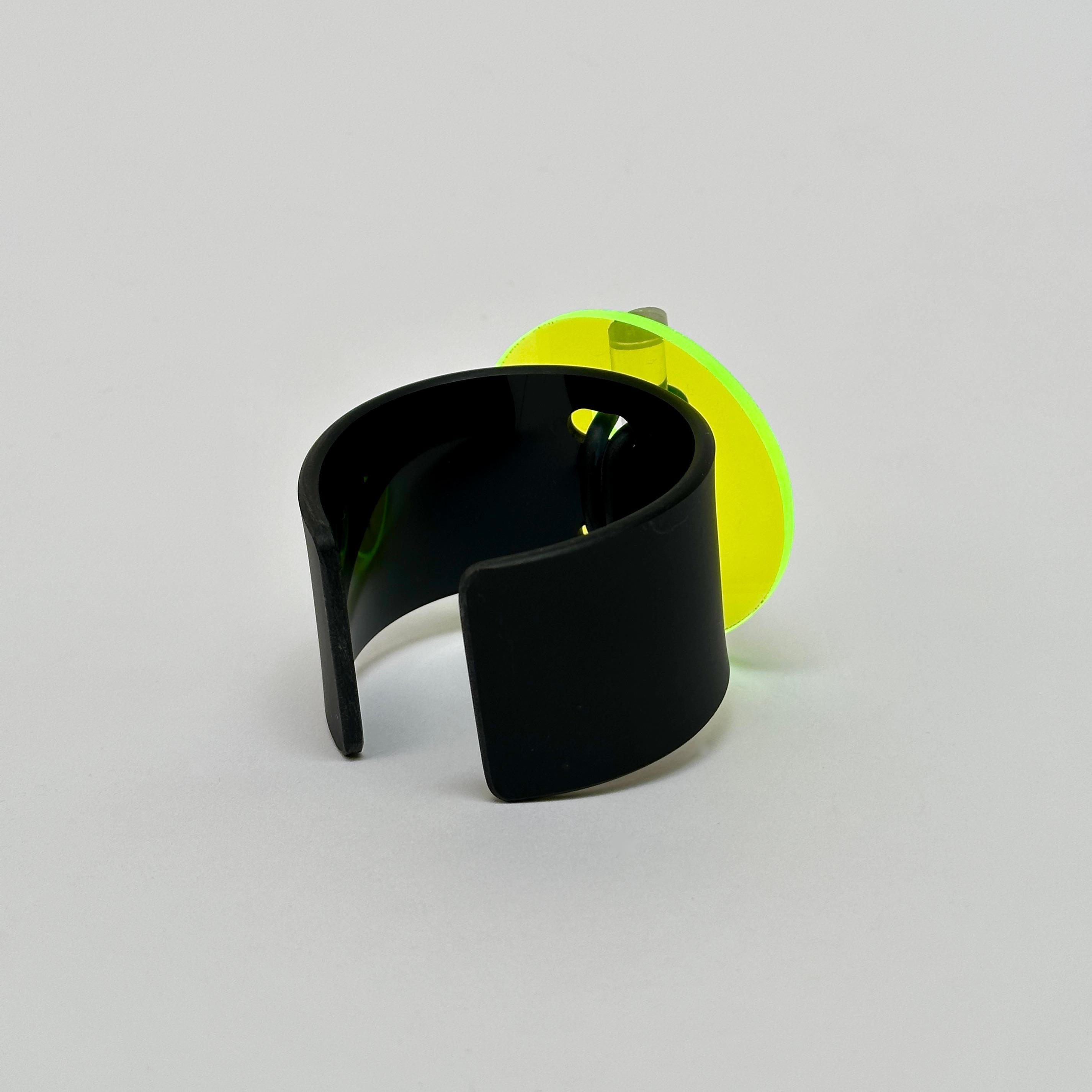 Geometric Cuff, Isaky, Paris c. 1980 In Good Condition For Sale In St Ouen, FR
