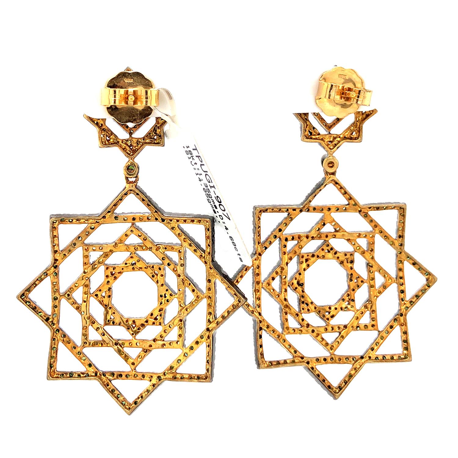 Geometrische Ohrhänger mit Pavé-Diamanten aus 18 Karat Gold und Silber (Gemischter Schliff) im Angebot