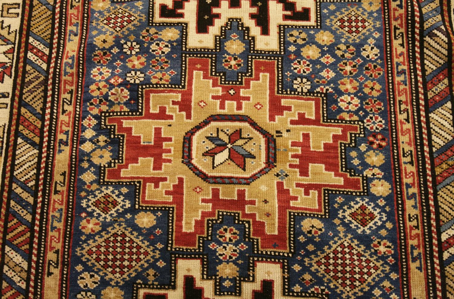 Caucasien Tapis du Caucase Lezghi à motif géométrique en vente
