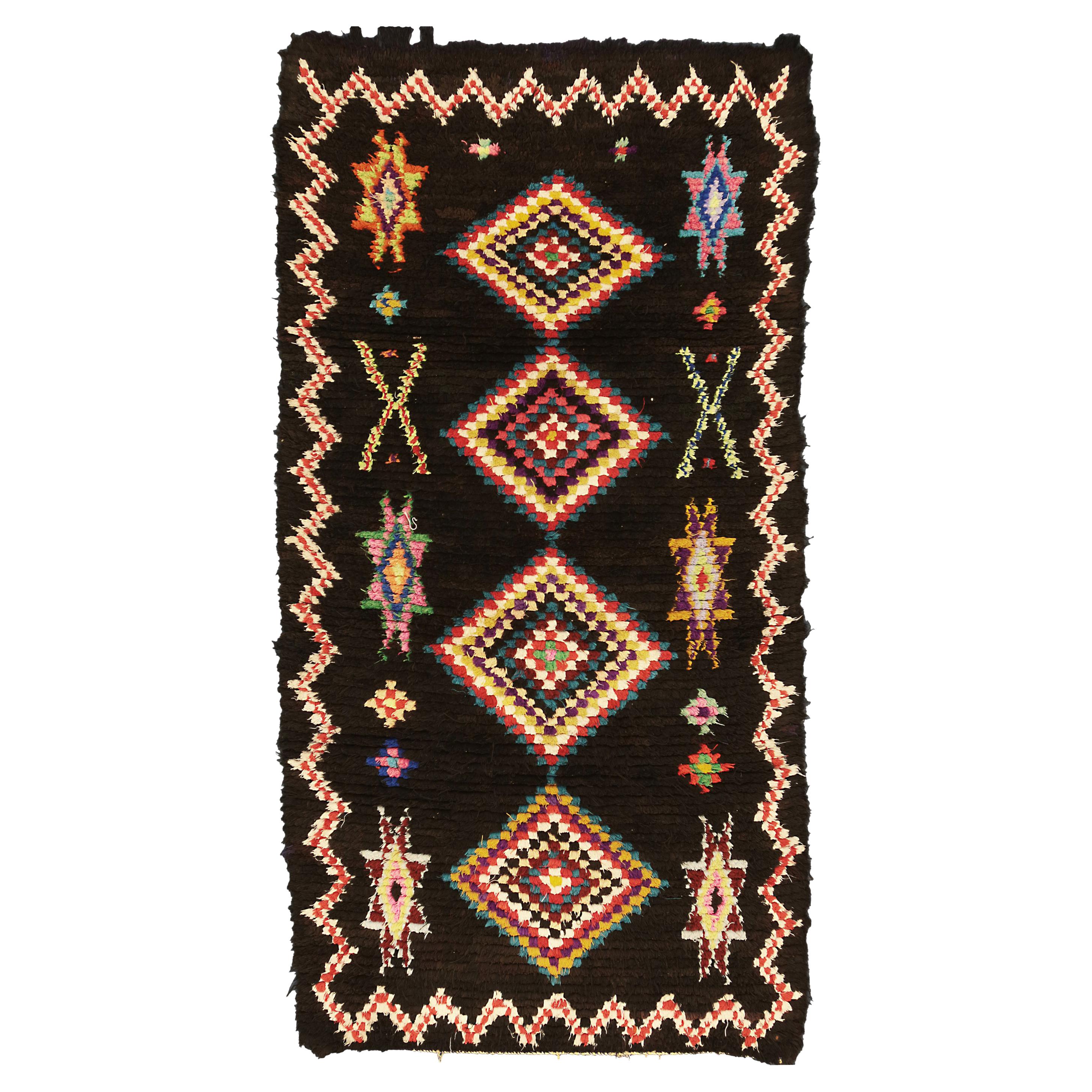 Marokkanischer Marrakesch-Teppich im geometrischen Design in Grau & Schwarz im Vintage-Stil, ca. 1950 im Angebot