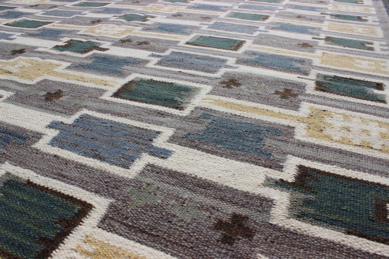 Hand-Knotted Geometric Design Scandinavian Flat-Weave Design with in Green, Gray, Lt. Yellow For Sale