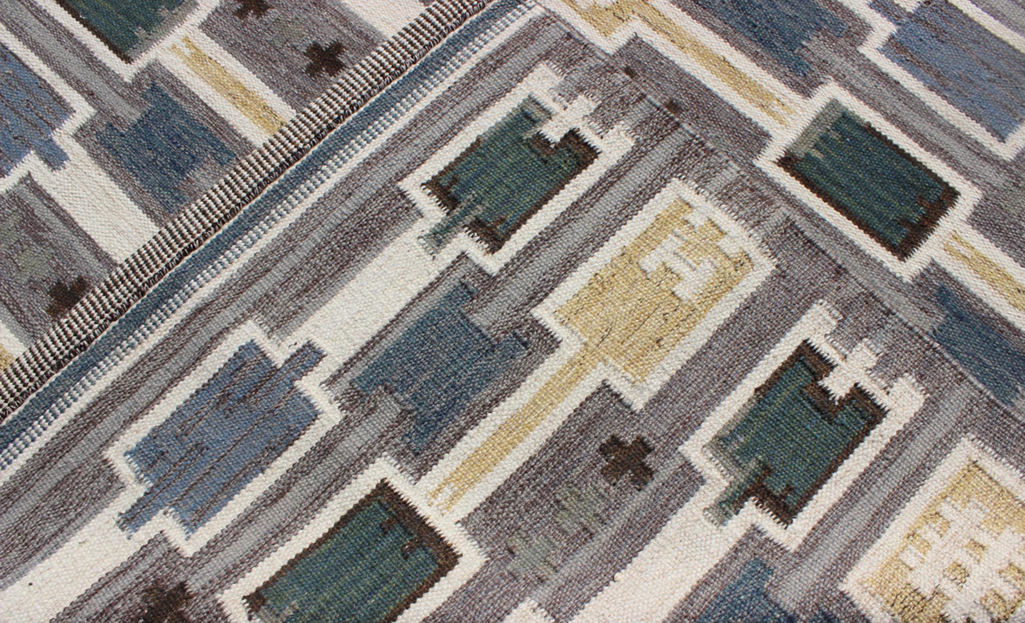 Geometric Design Scandinavian Flat-Weave Design with in Green, Gray, Lt. Yellow In New Condition For Sale In Atlanta, GA