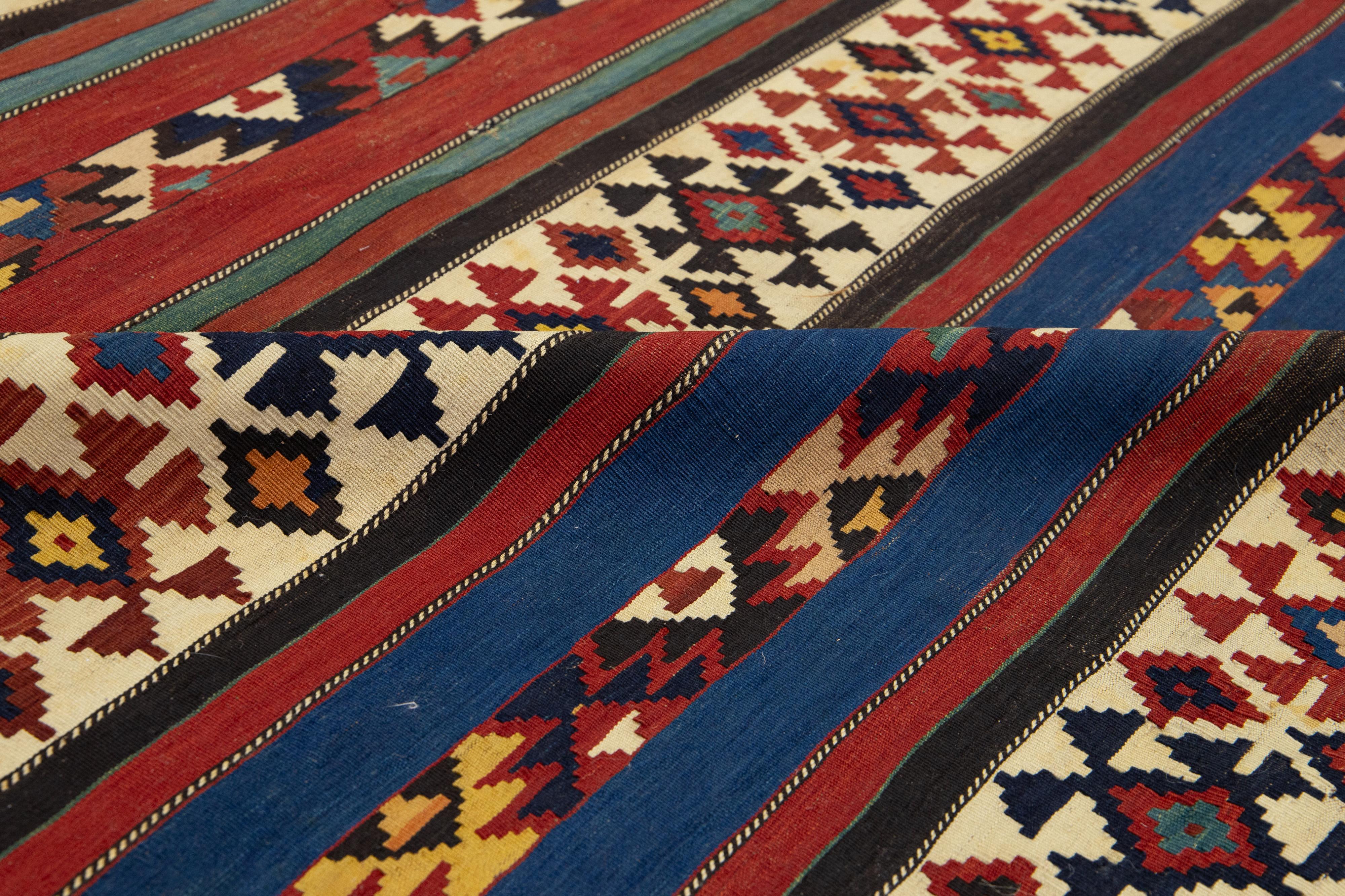 Alfombra de lana Kilim turca vintage de diseño geométrico Turco en venta