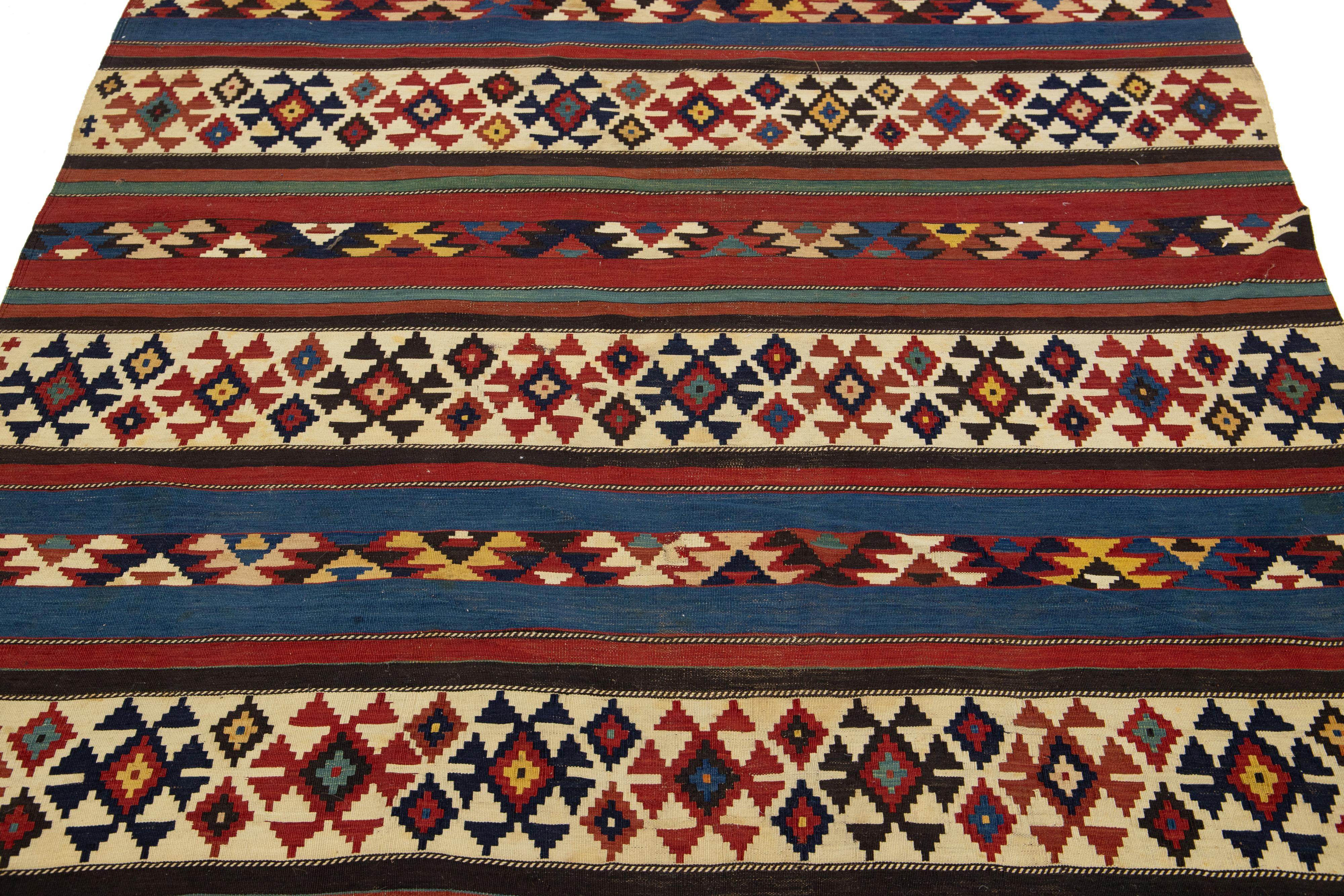 Alfombra de lana Kilim turca vintage de diseño geométrico en venta 1