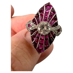 Geometrischer Diamant- und Rubinring aus Platin