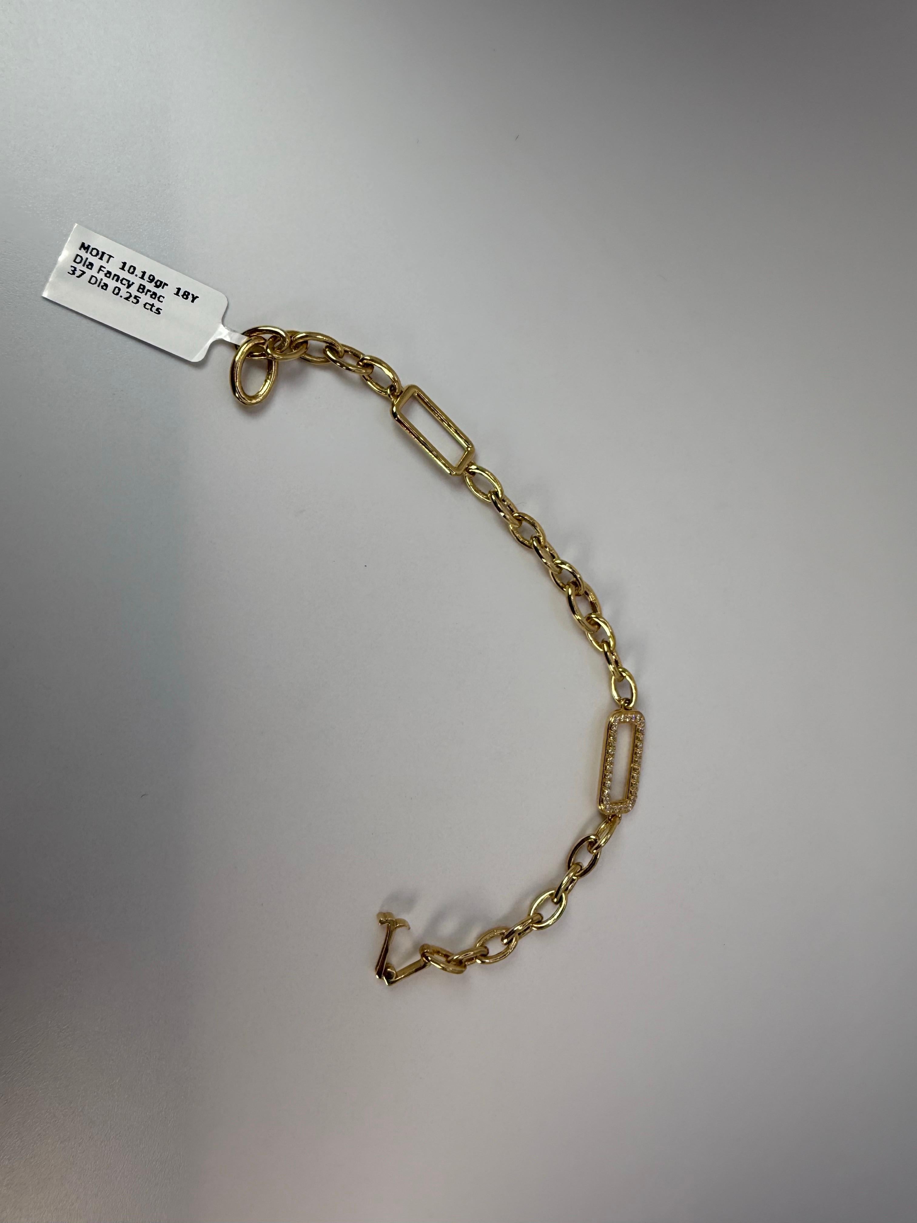 Stunning diamond bracelet with 0.35 carats diamonds in 18KT yellow gold, made in geometric style, artist unknown. Diamonds are VS-SI clarity, F-G color.

WHAT YOU GET AT STAMPAR JEWELERS:
Stampar Jewelers, located in the heart of Jupiter, Florida,