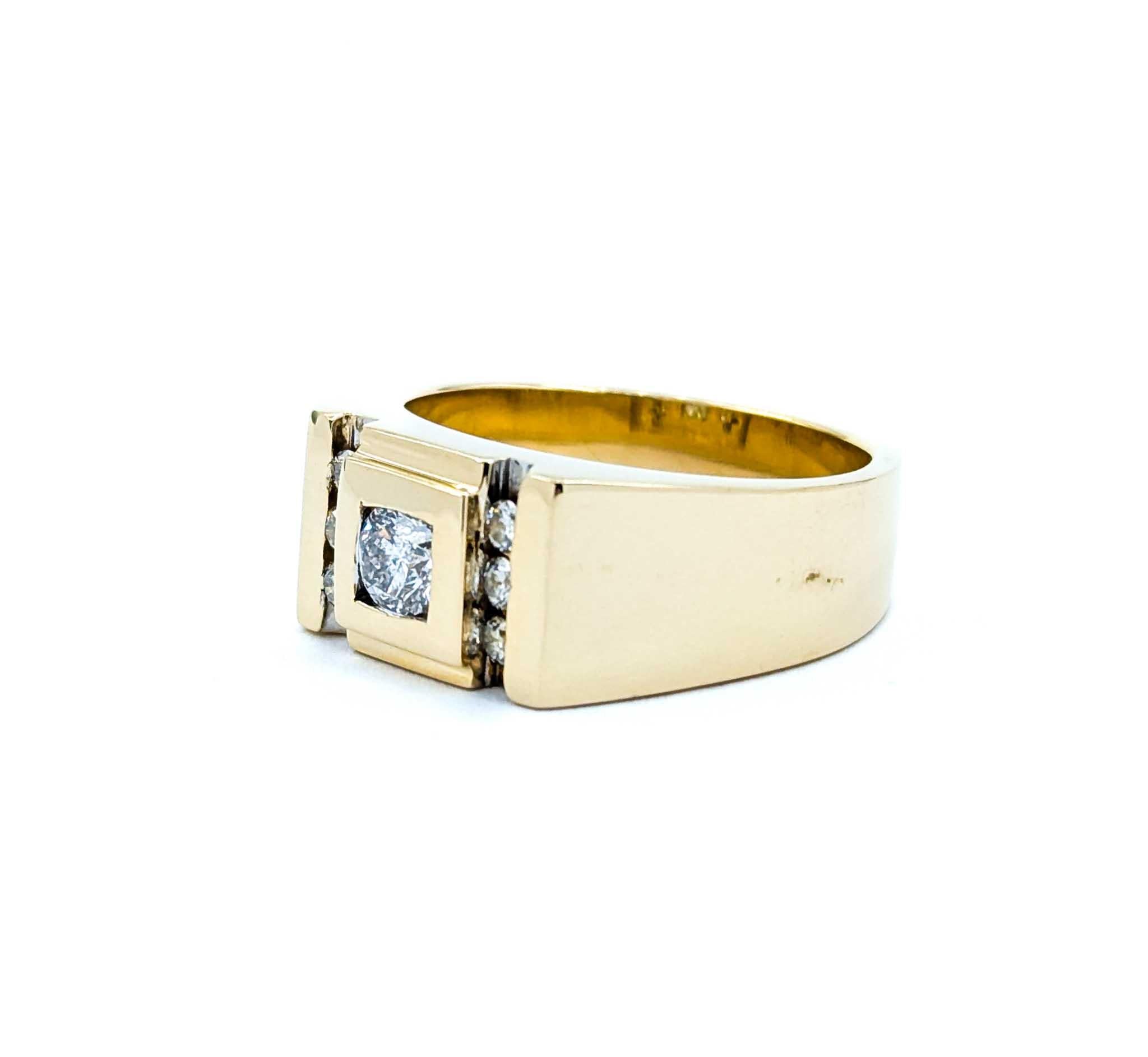 Bague géométrique sertie de diamants en or jaune en vente 3