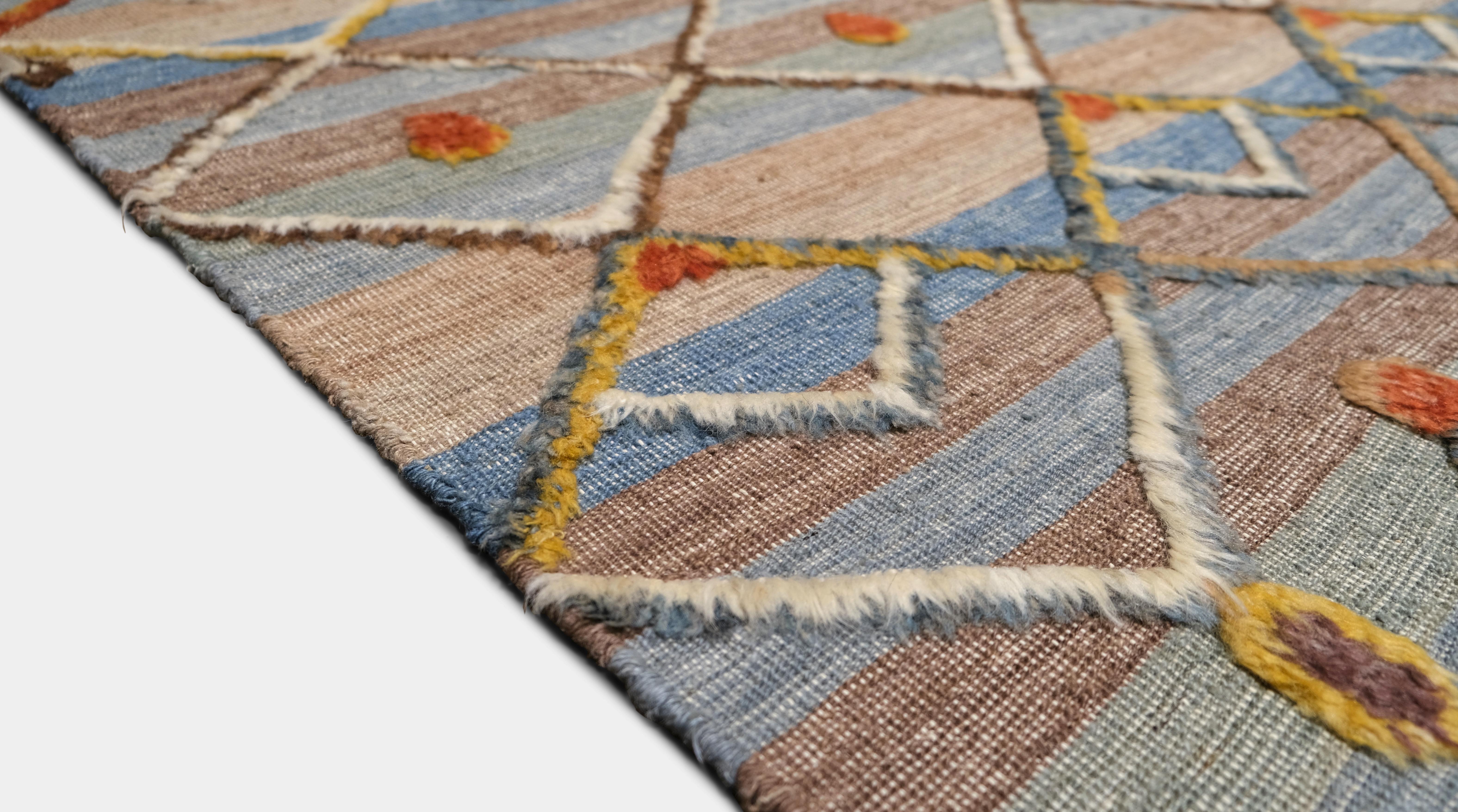 Bohemian Geometric Diamond Patterned Wool High Low Rug 10'5''x14'2'' For Sale