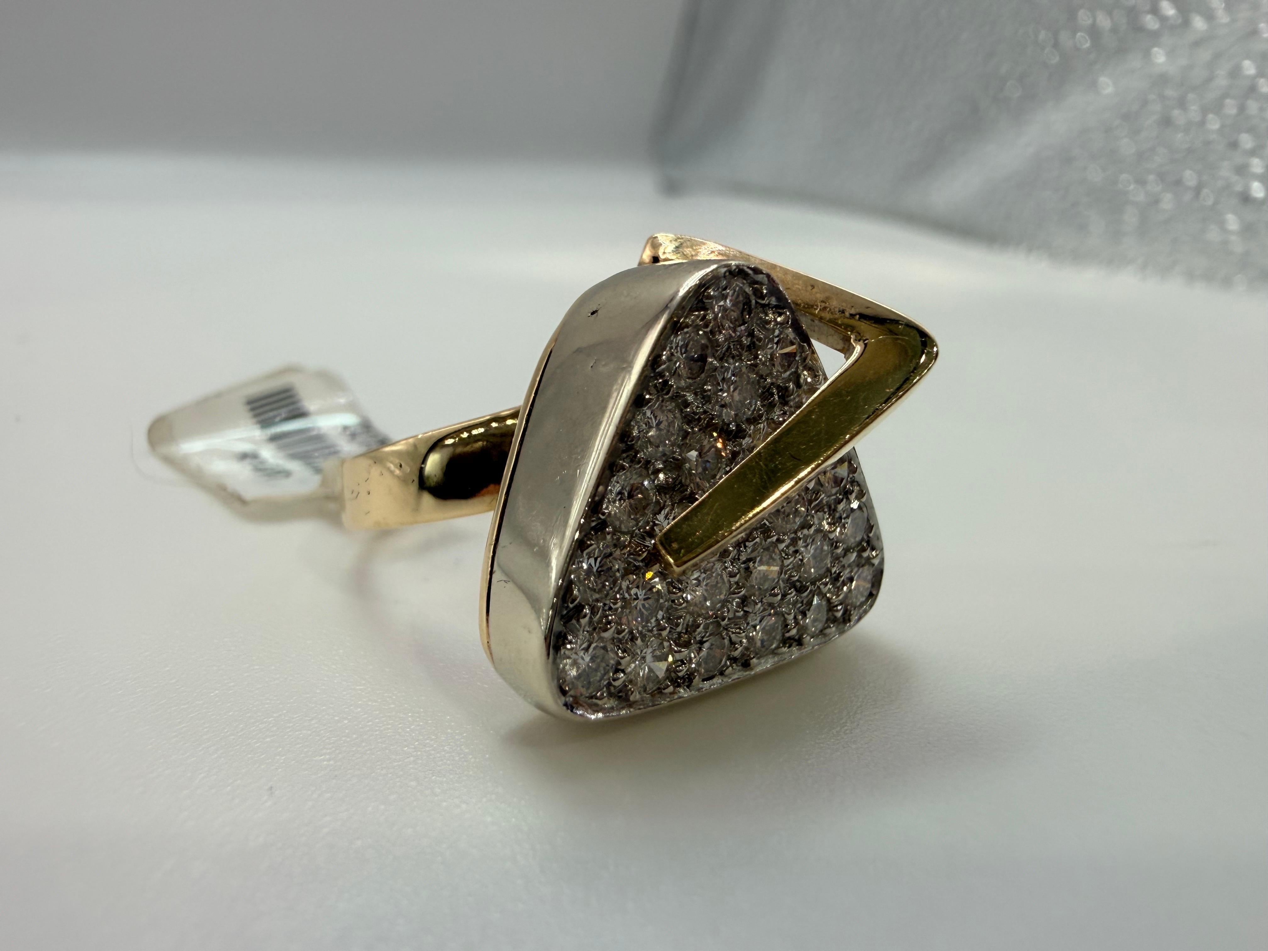 Geometrischer Diamantring 14KT Gold Trillion Diamantring 1,30 Karat im Angebot 5