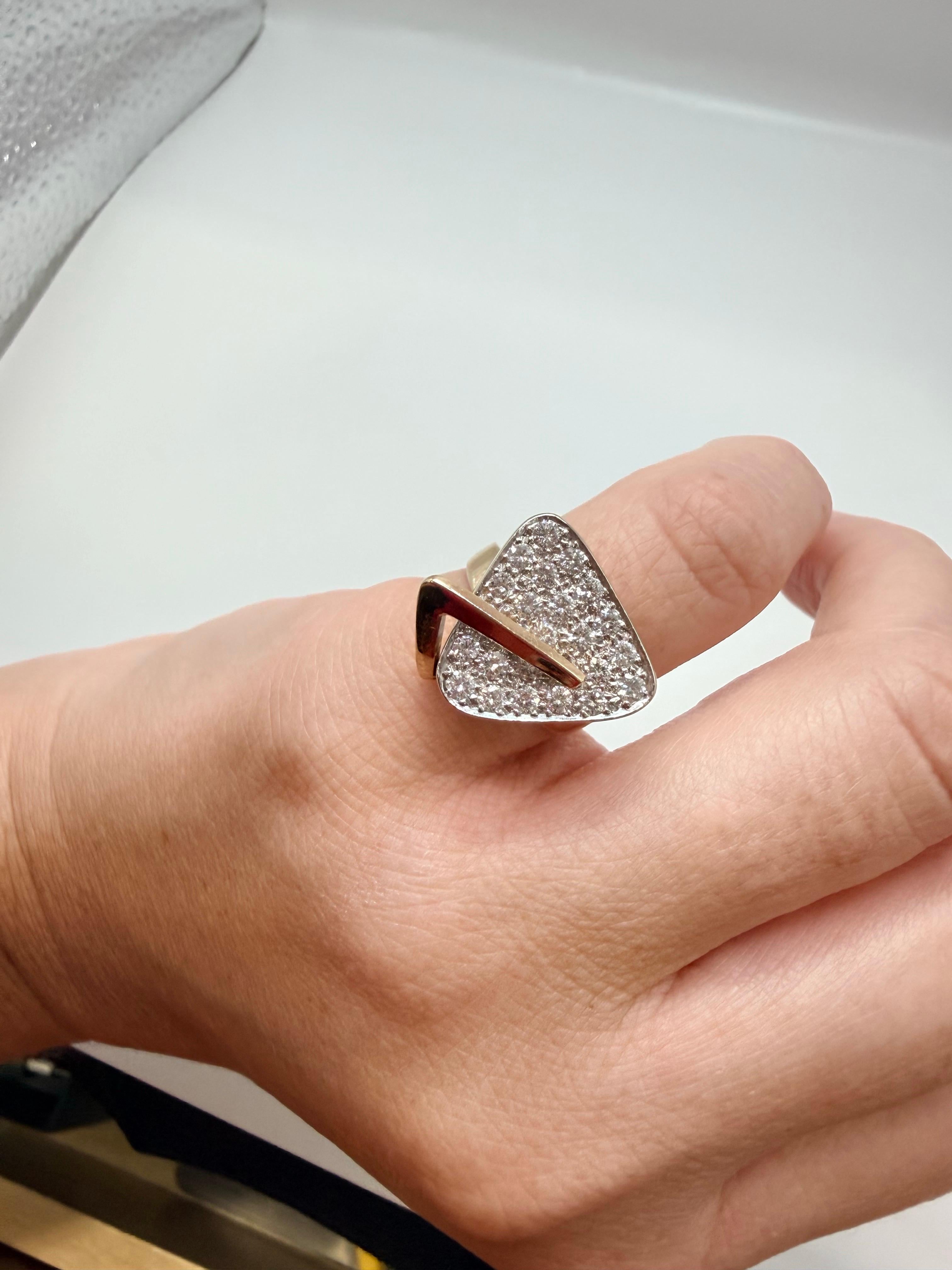 Geometrischer Diamantring 14KT Gold Trillion Diamantring 1,30 Karat im Angebot 6