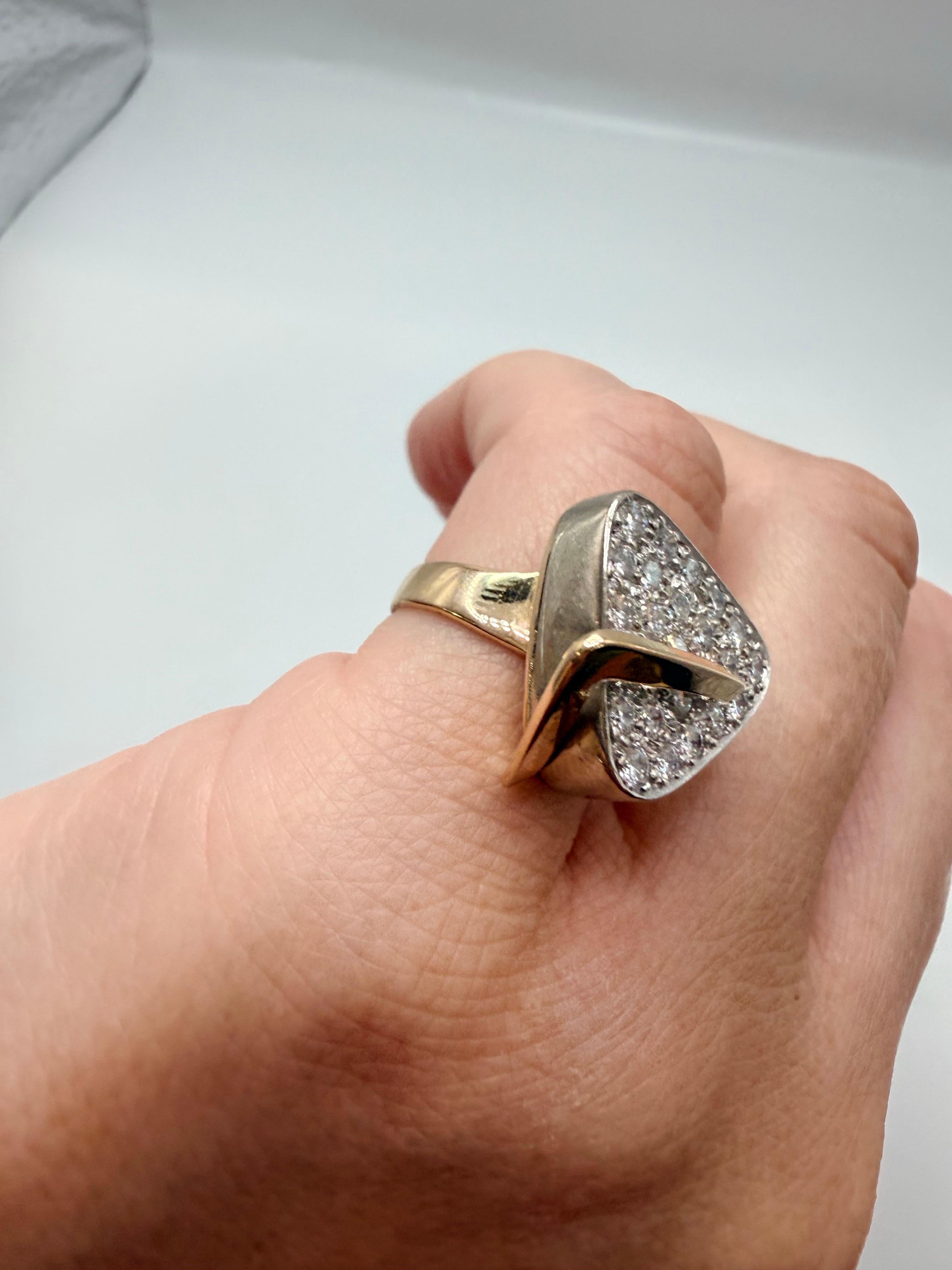 Geometrischer Diamantring 14KT Gold Trillion Diamantring 1,30 Karat im Angebot 2