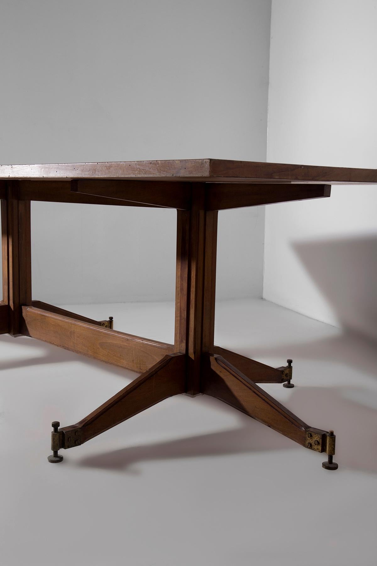 Italian Geometric Vintage dining table In Good Condition For Sale In Milano, IT