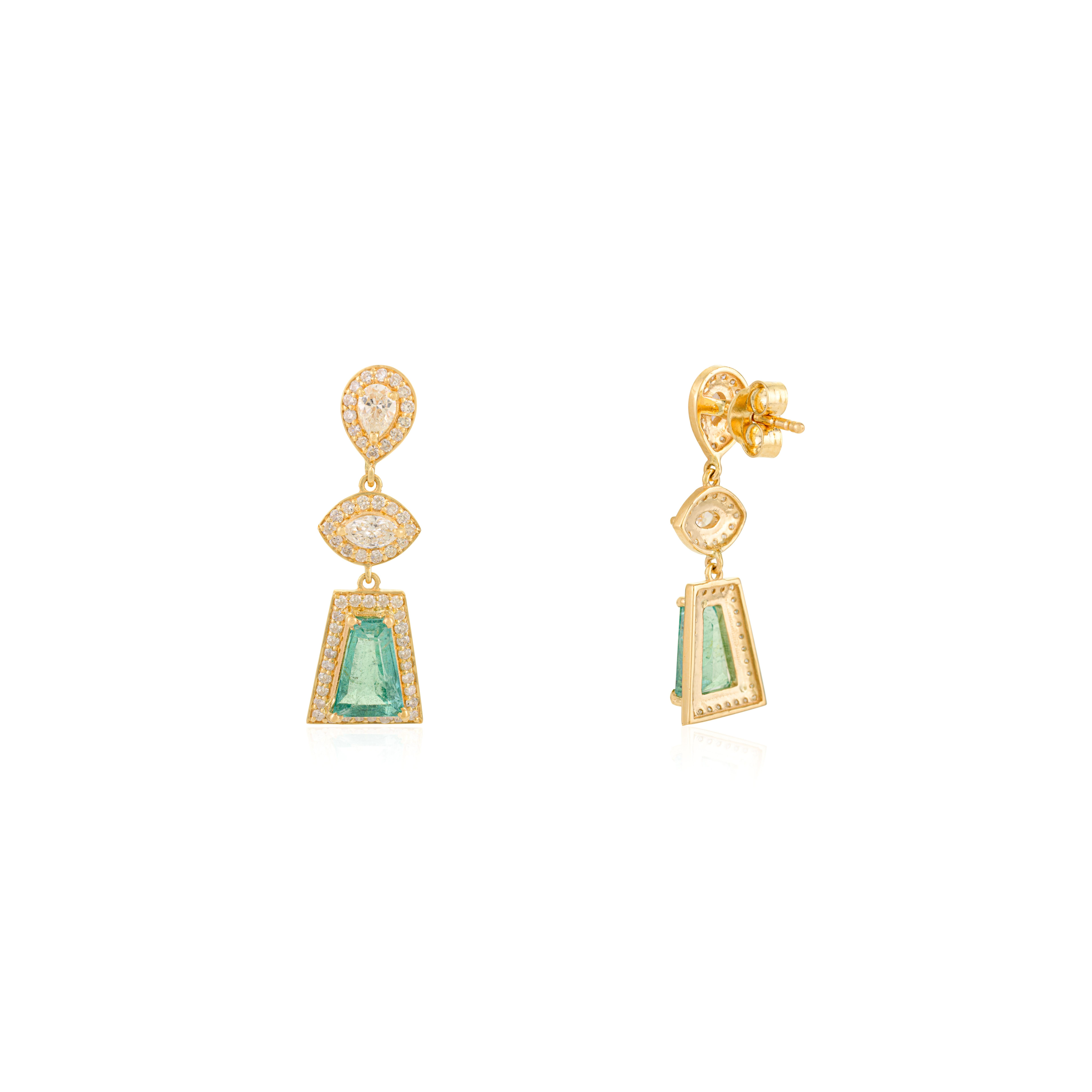 Geometrische Tropfenohrringe aus 18k Gelbgold mit Smaragd und Diamant für Frauen im Angebot 1