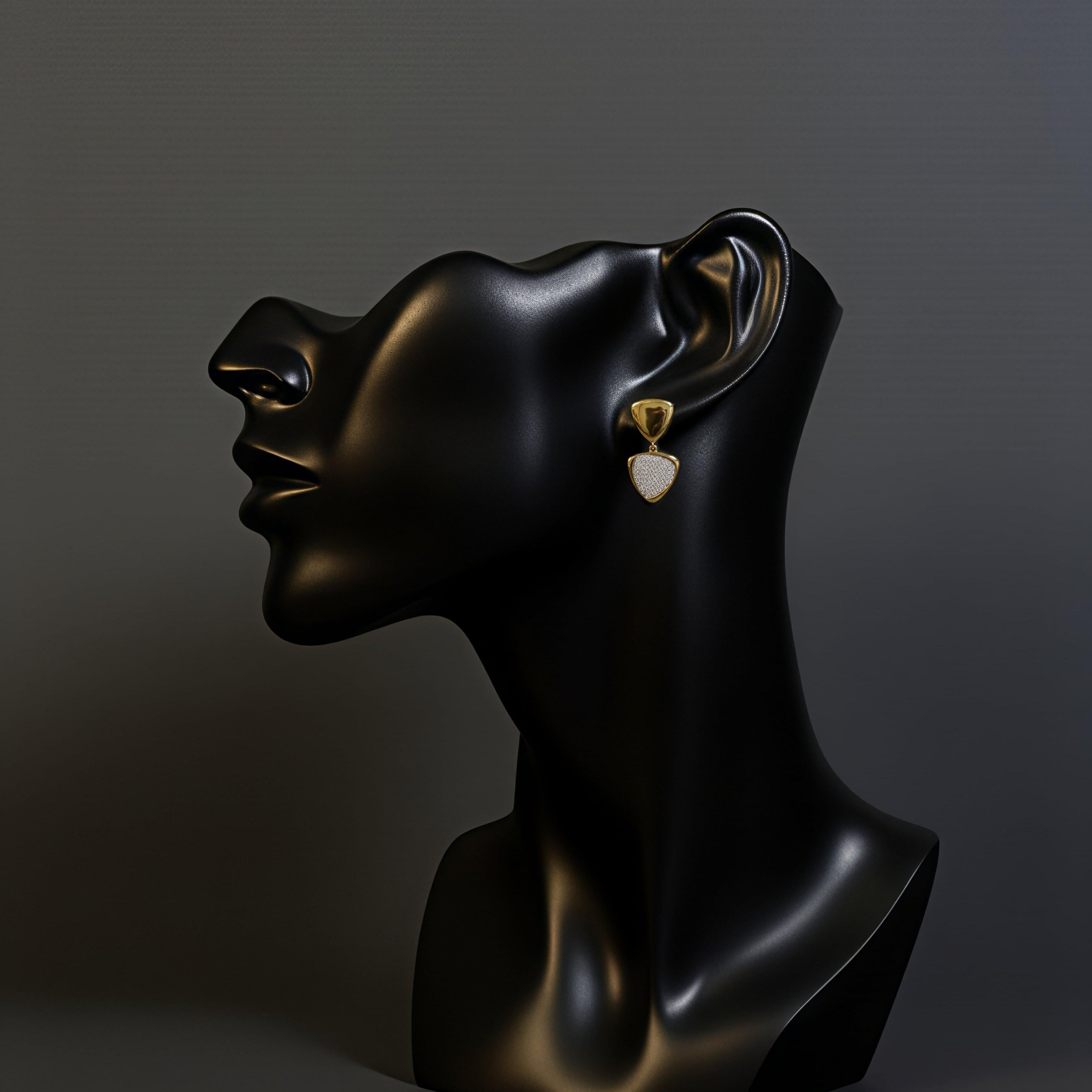 Moderno Orecchino geometrico a goccia in oro giallo 14K (richiesta 18K) con accenti di diamanti a doppia tonalità in vendita