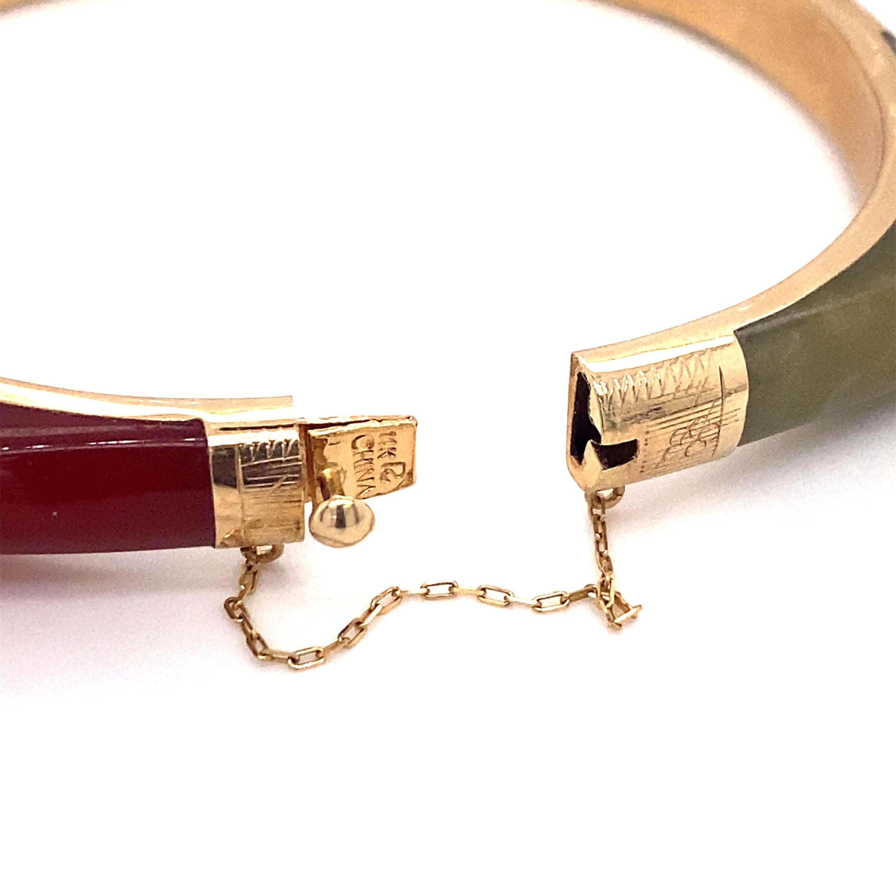 Women's or Men's Geometric Dyed Jade and Quartz Hinged Bangle in 14 Karat Gold For Sale
