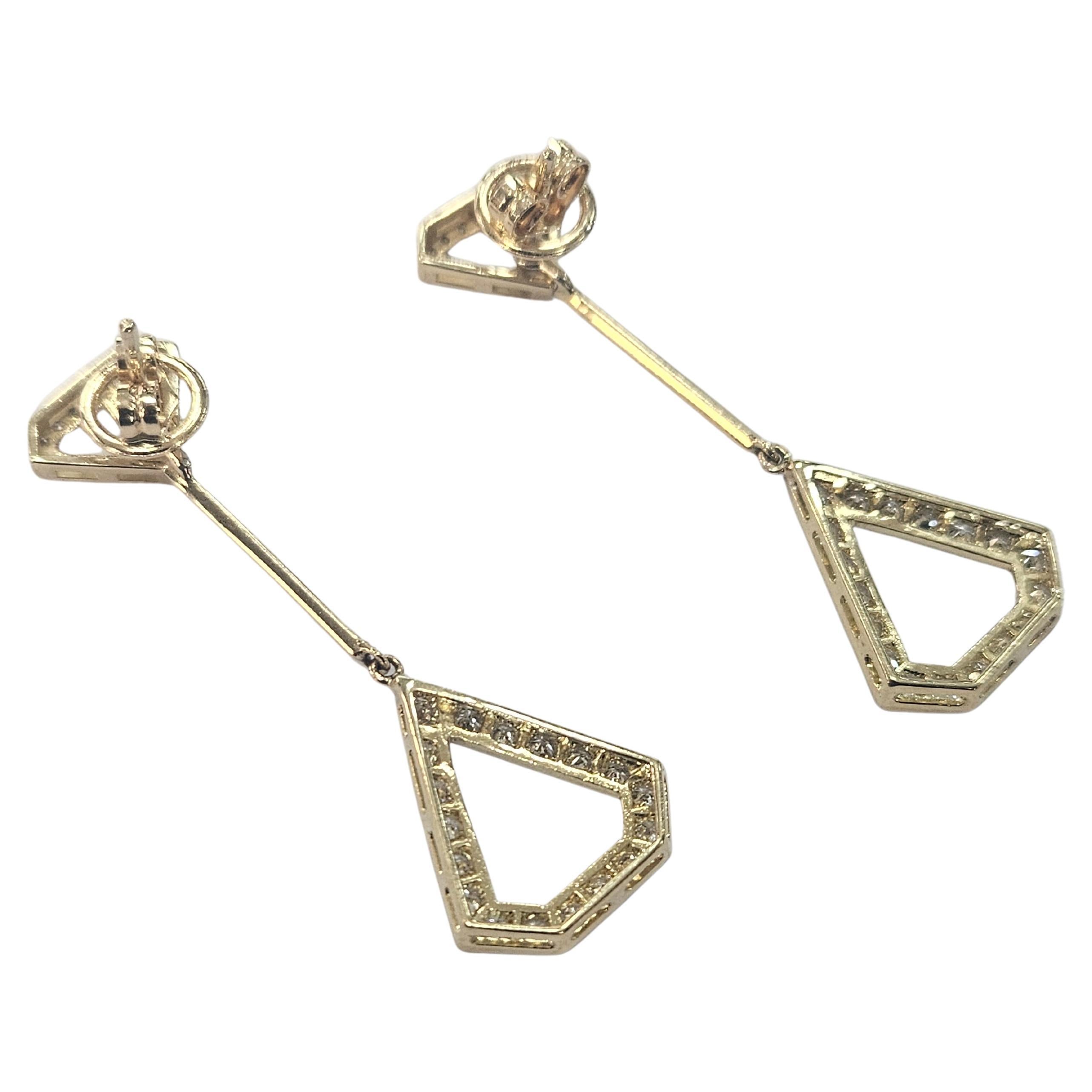 Boucles d'oreilles géométriques Diamant naturel 1,08 Ctw. Or jaune 18 carats en vente 3