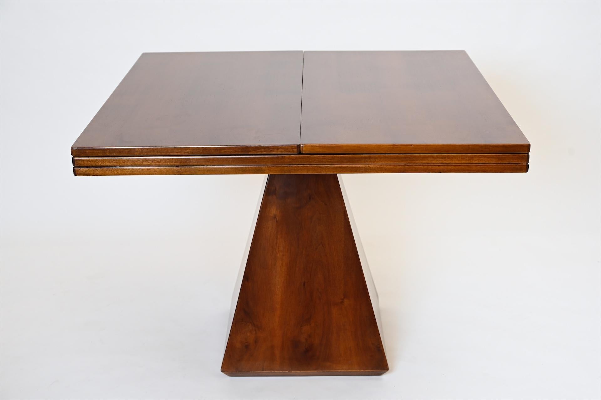 Mid-Century Modern Geometric Expanding Table in Walnut circa 1960 by Introini