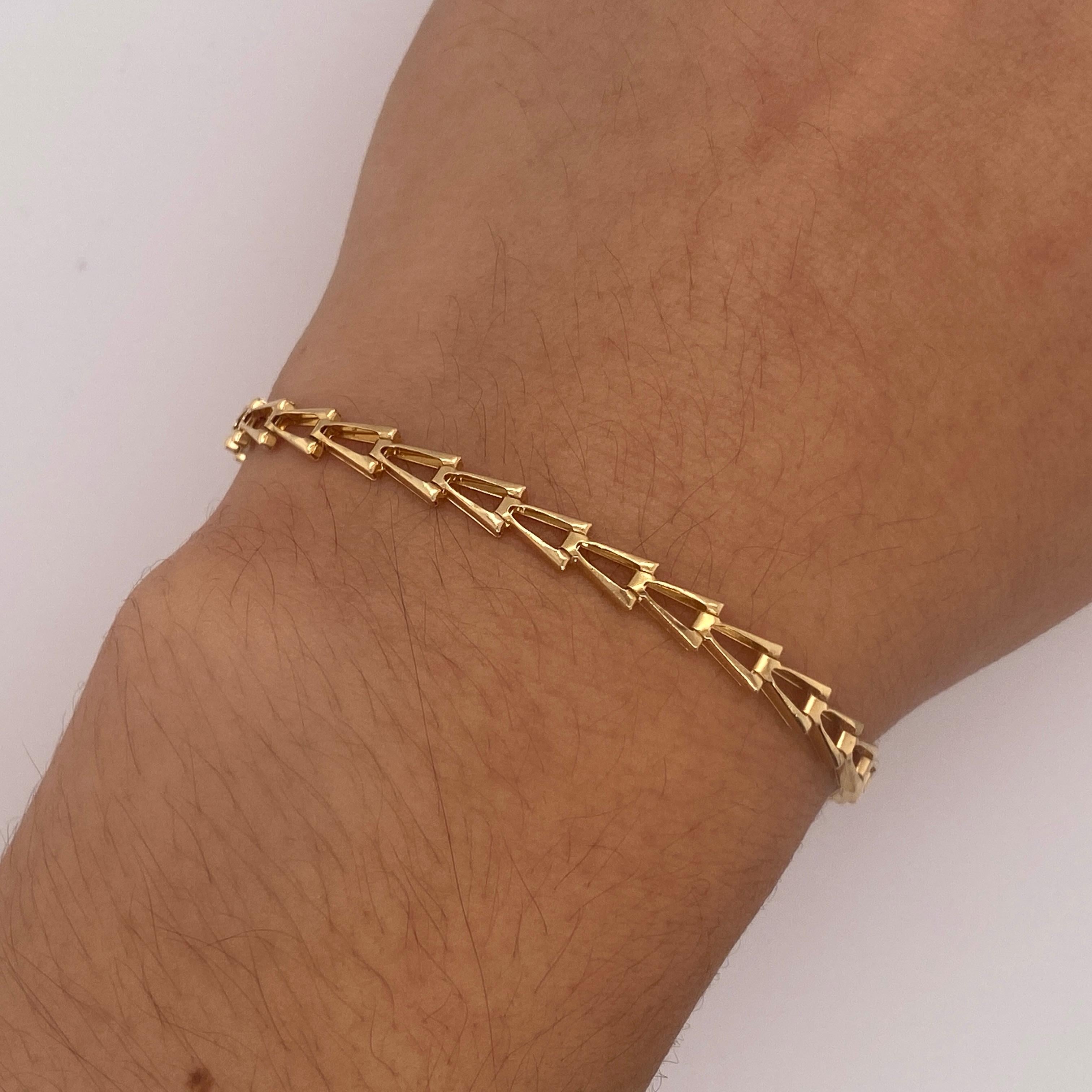 Keep your look clean and simple with this beautiful geometric fancy link bracelet. Or stack it with some other bracelets you love! Each V-link in this bracelet moves fluidly and independently on the tube style hinges at the open top of each 'V'.